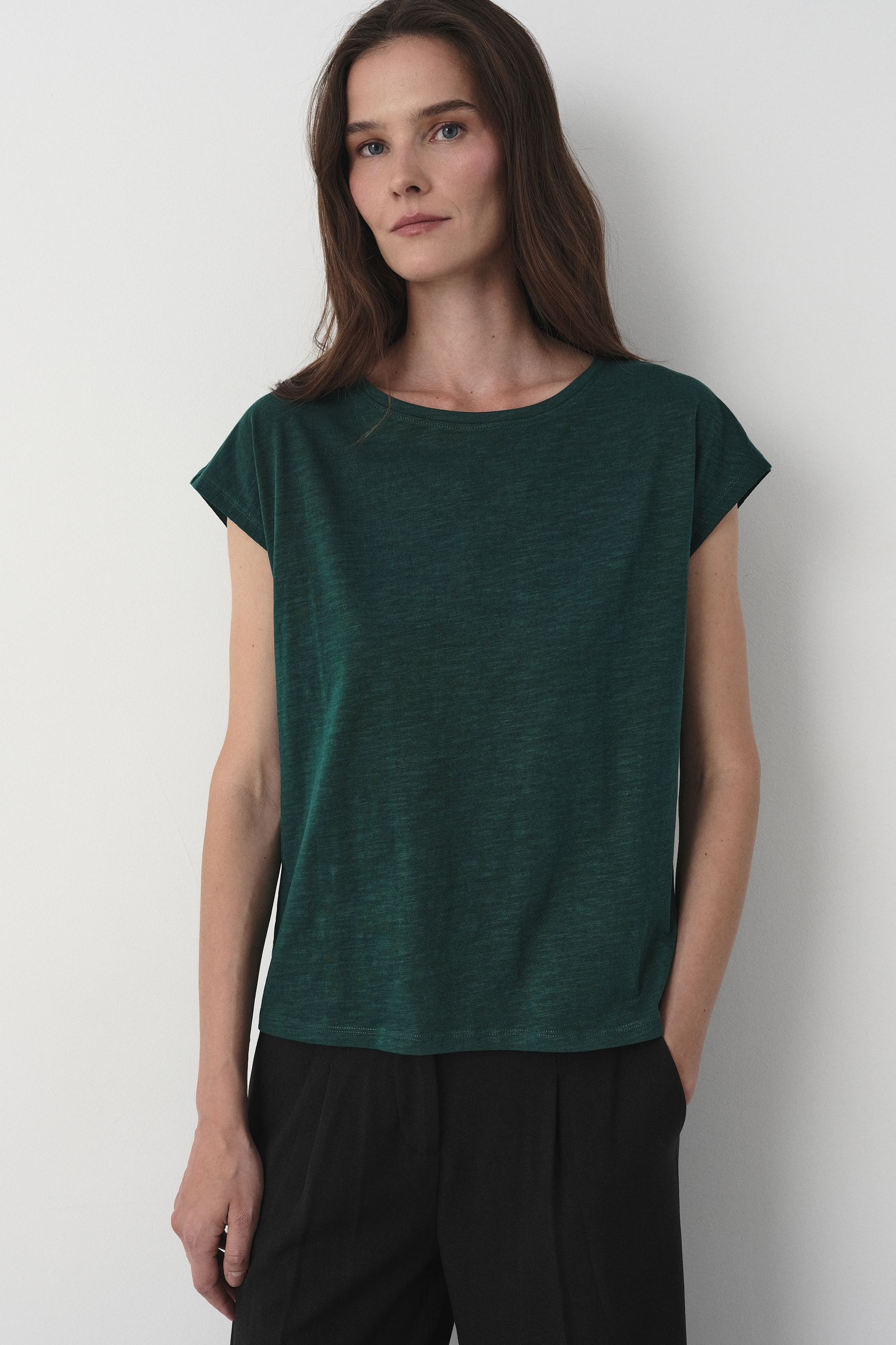 Bawełniany t-shirt w ciemnym odcieniu zieleni