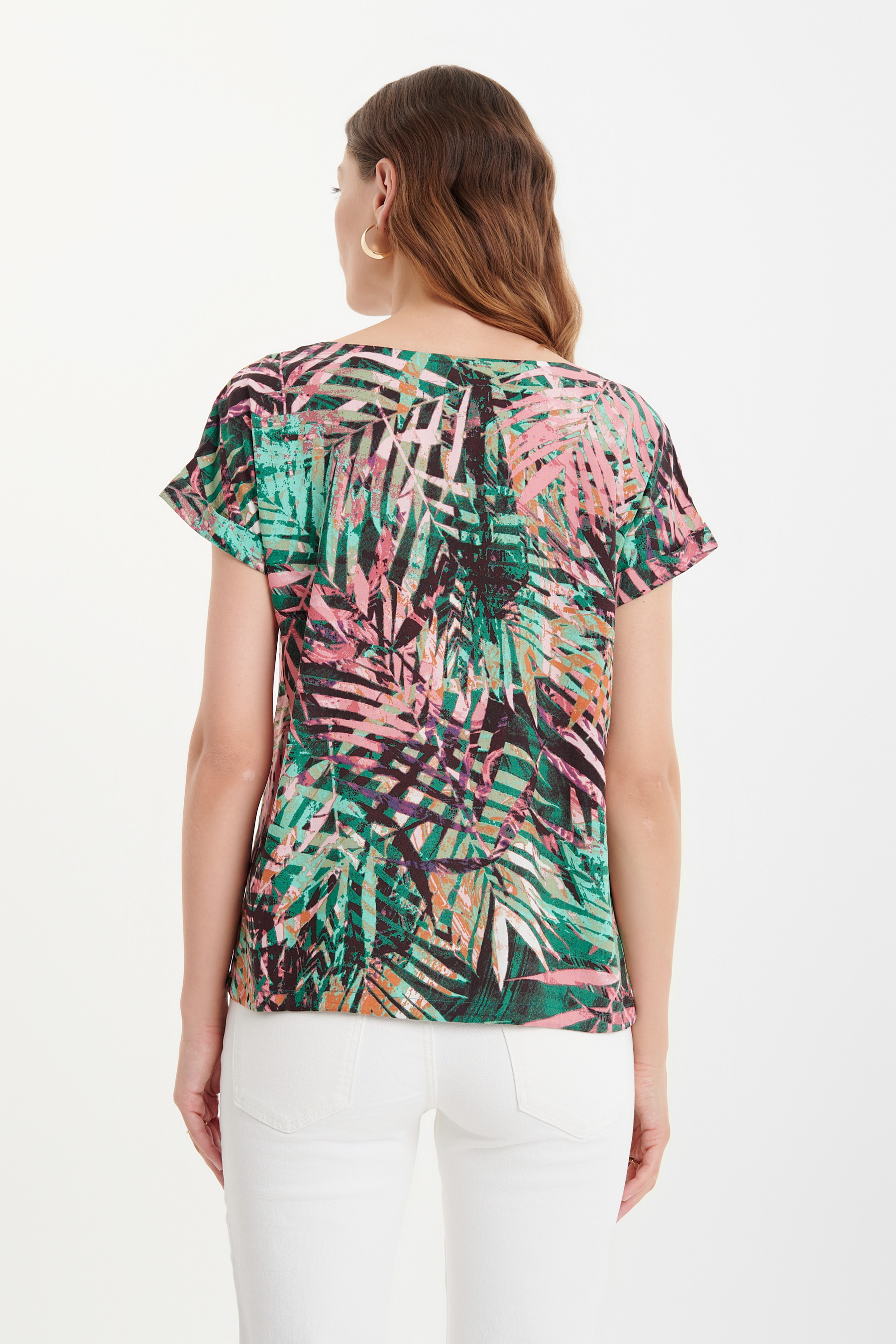 Stylowa bluzka z tropikalnym printem