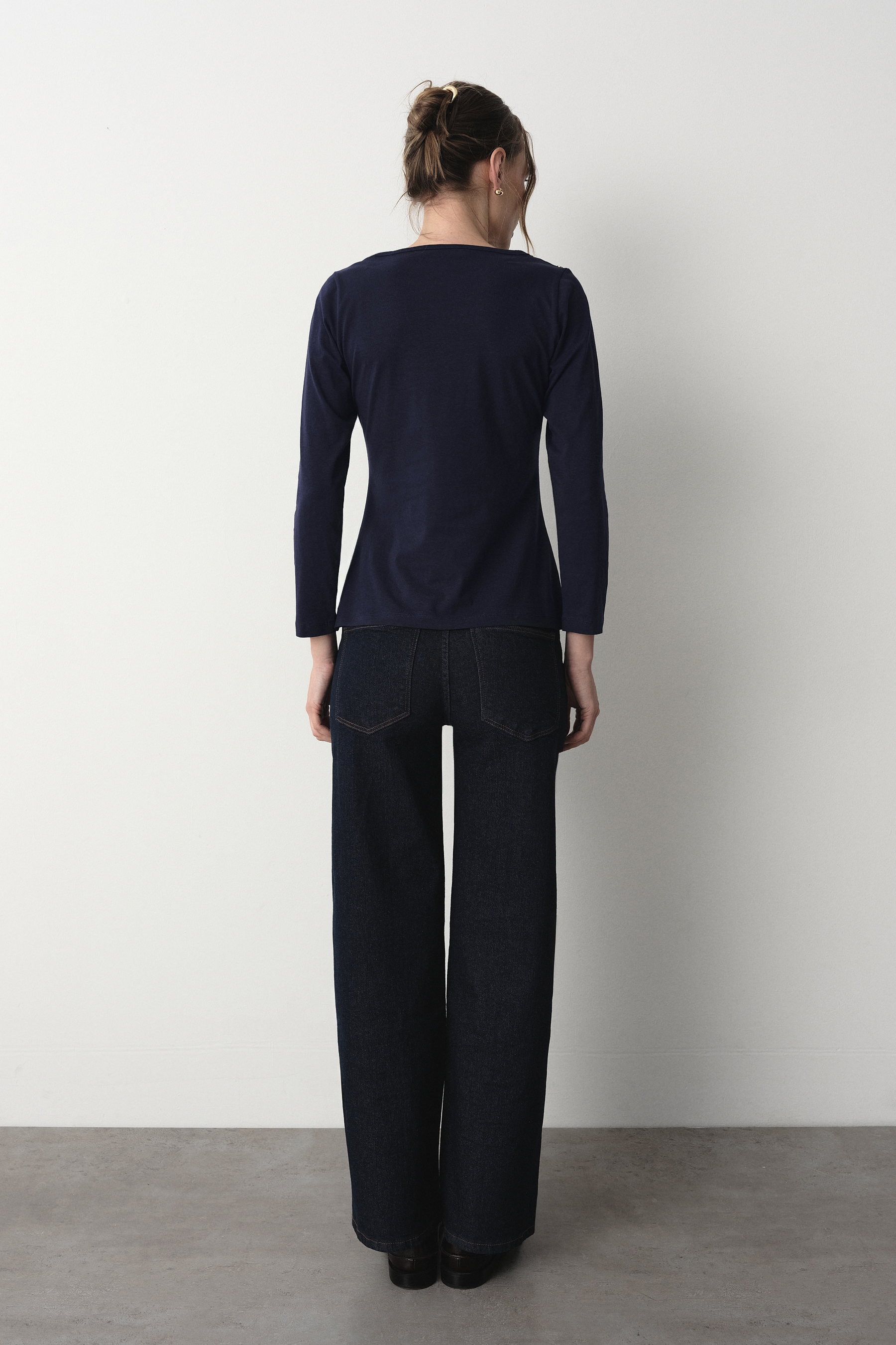 Casualowy longsleeve w granatowym kolorze 