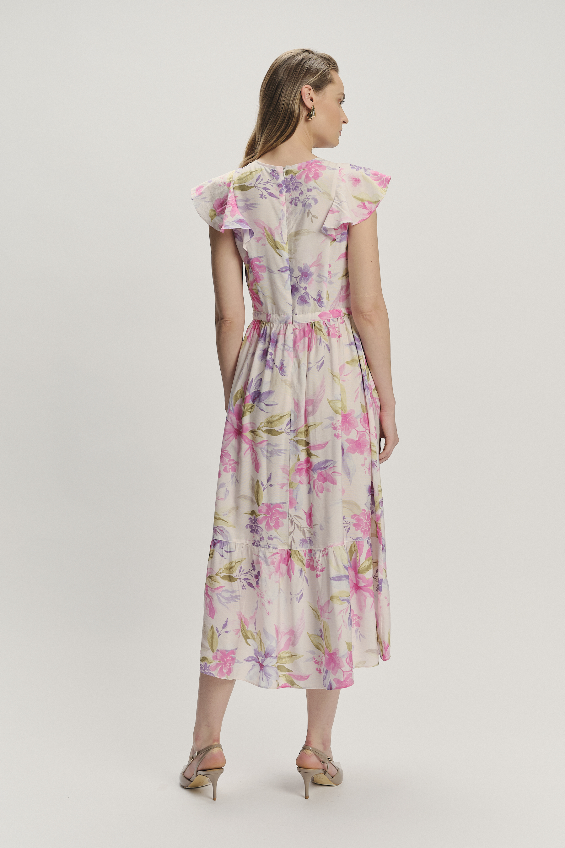 Sukienka w pastelowe kwiaty