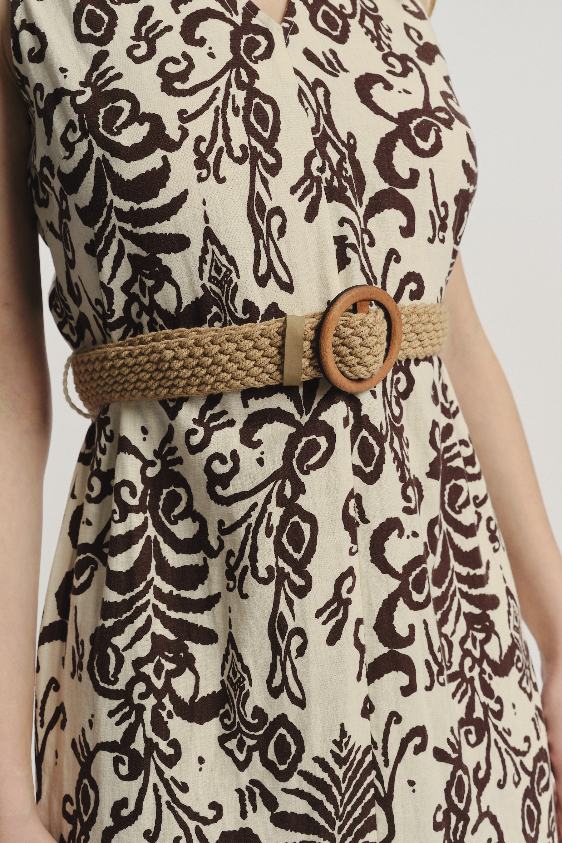 Lniano-wiskozowa sukienka midi wzór etno