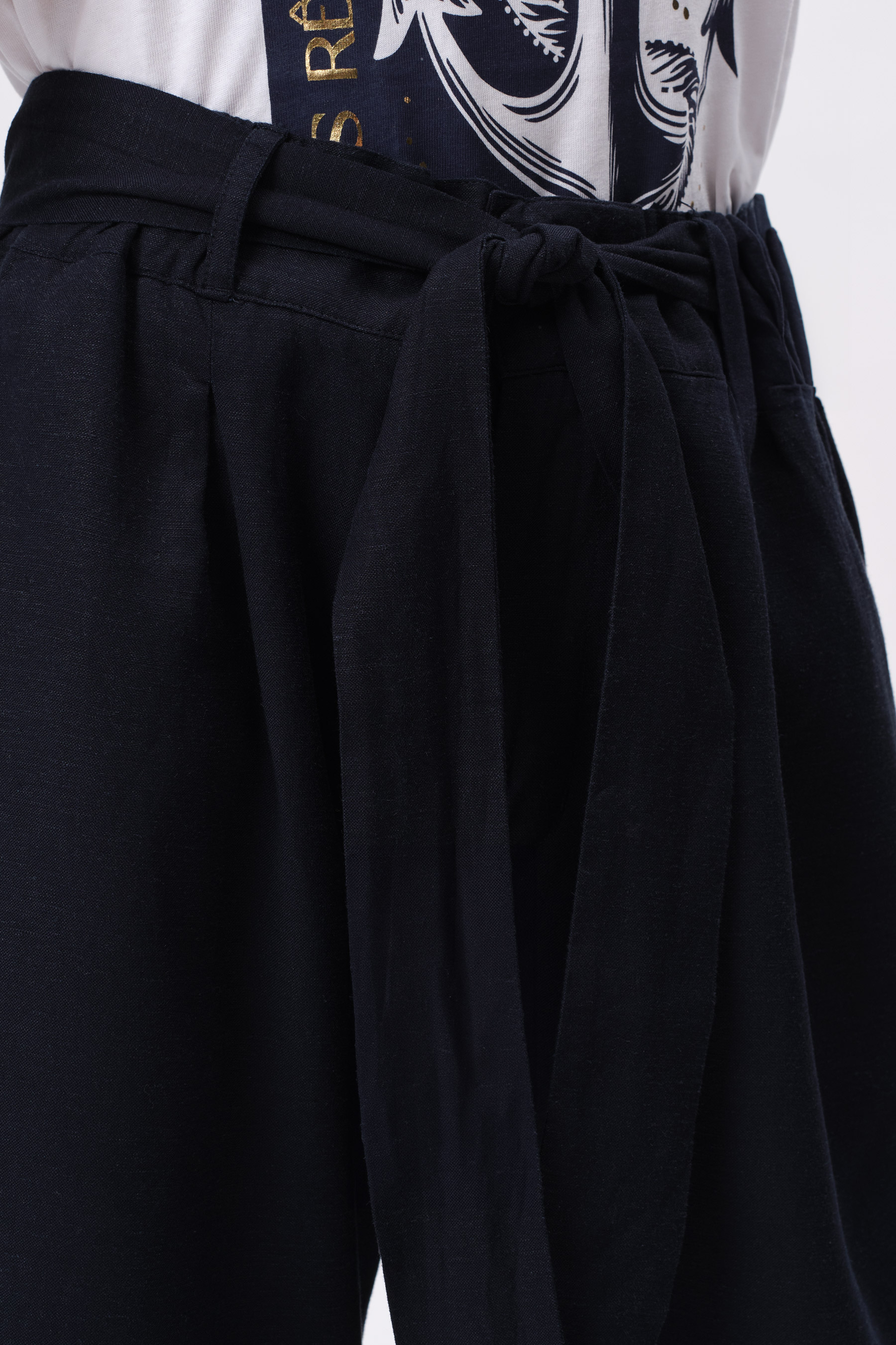 Luźne granatowe szorty