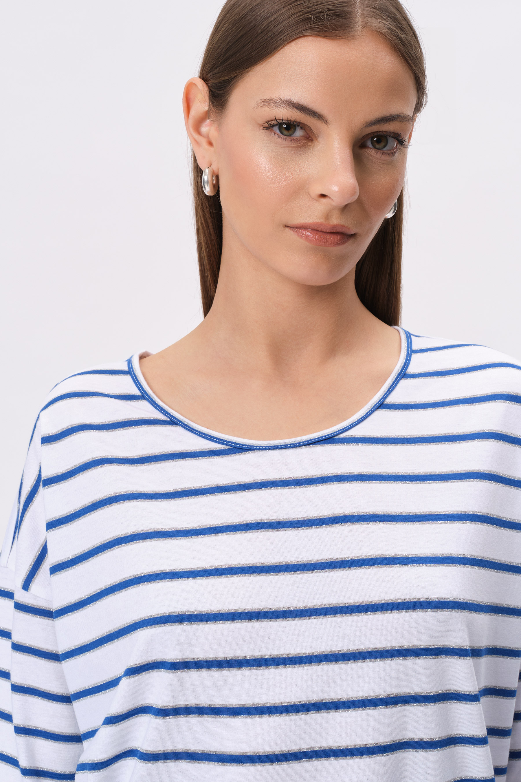 Luźny top w błękitne paski