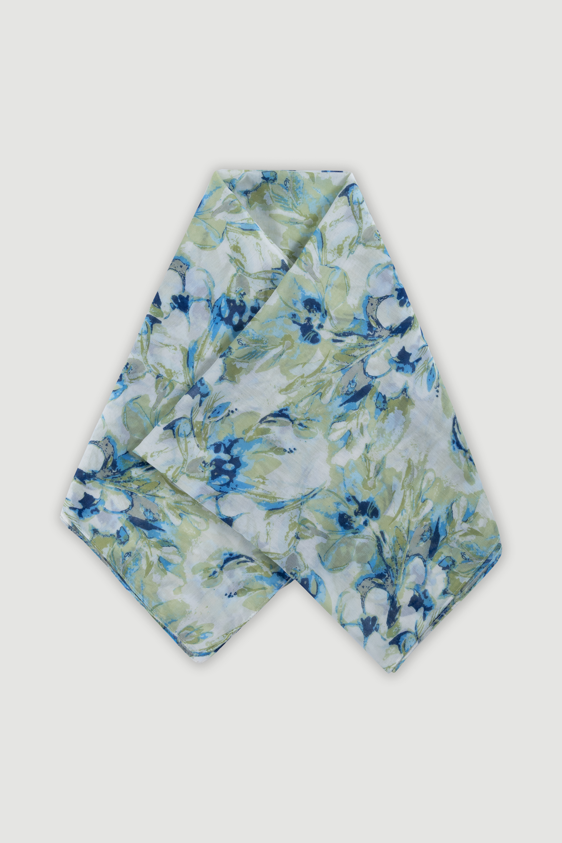 Błękitno-zielona apaszka w kwiaty