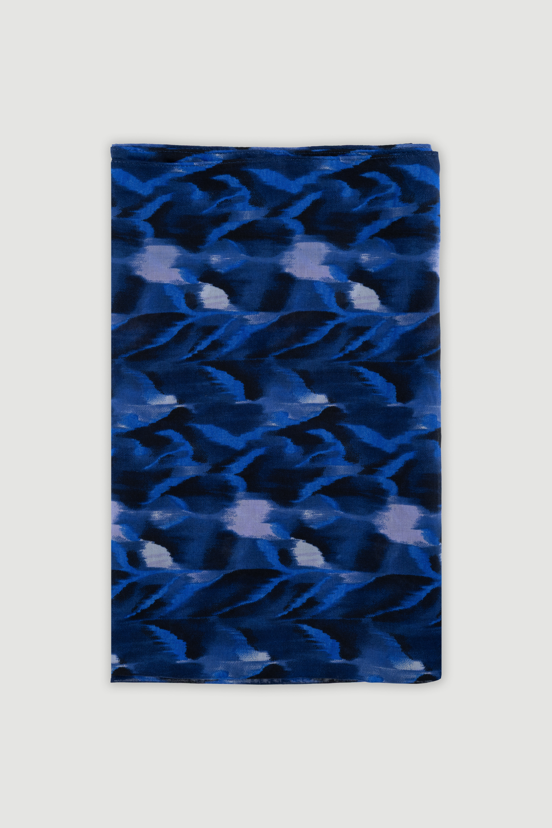 Printowana czarno-niebieska apaszka