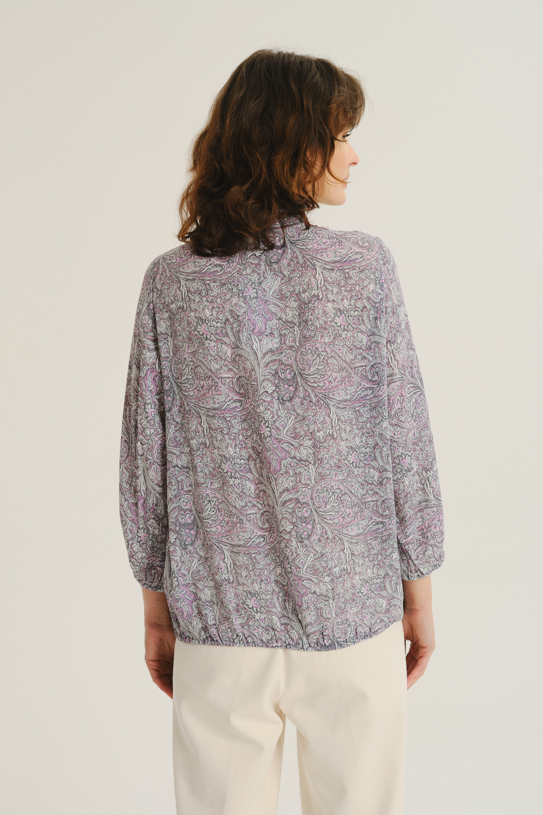 Wiskozowa bluzka z efektowną kokardą