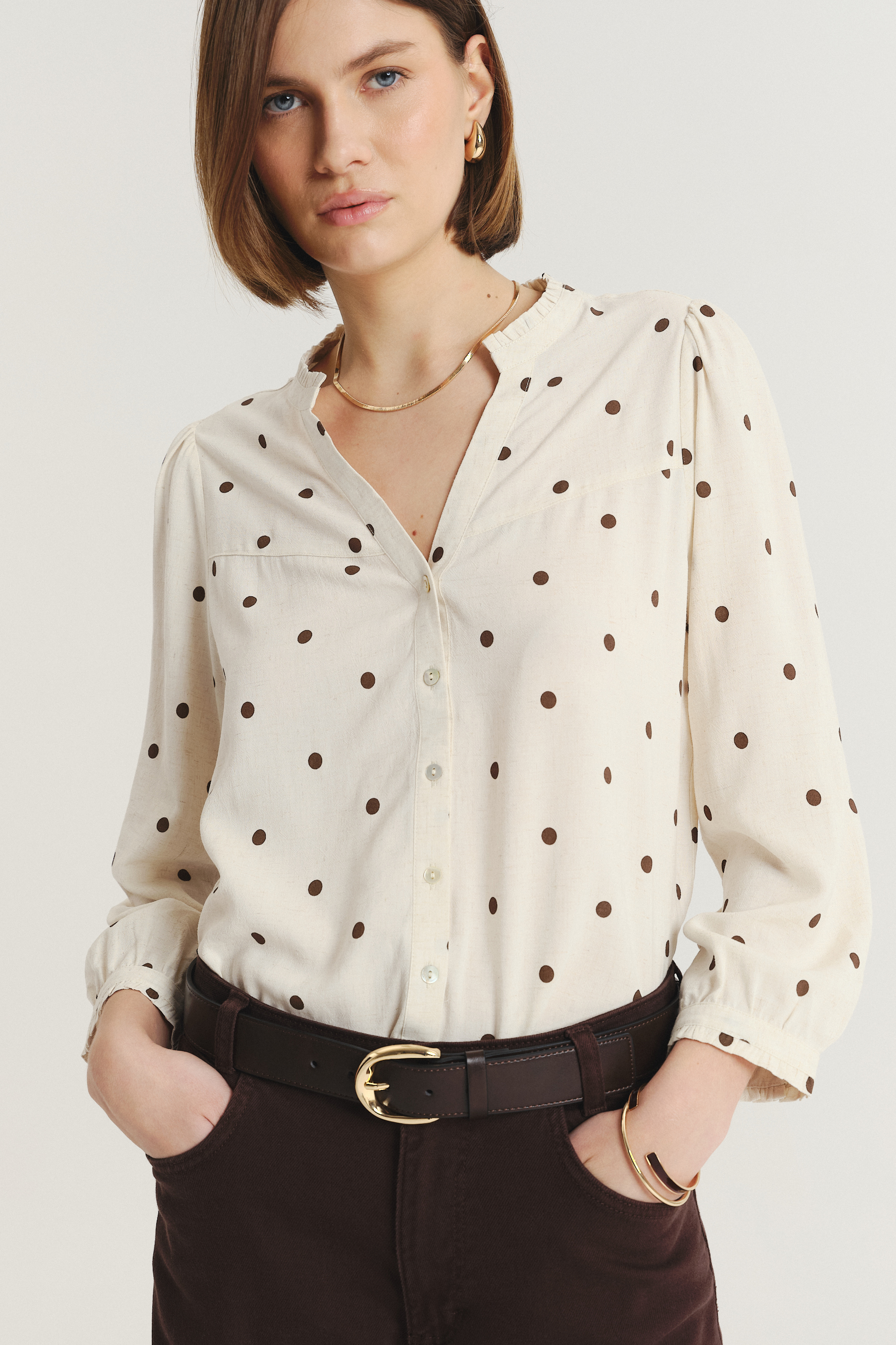 Lekka bluzka z ozdobna riuszką