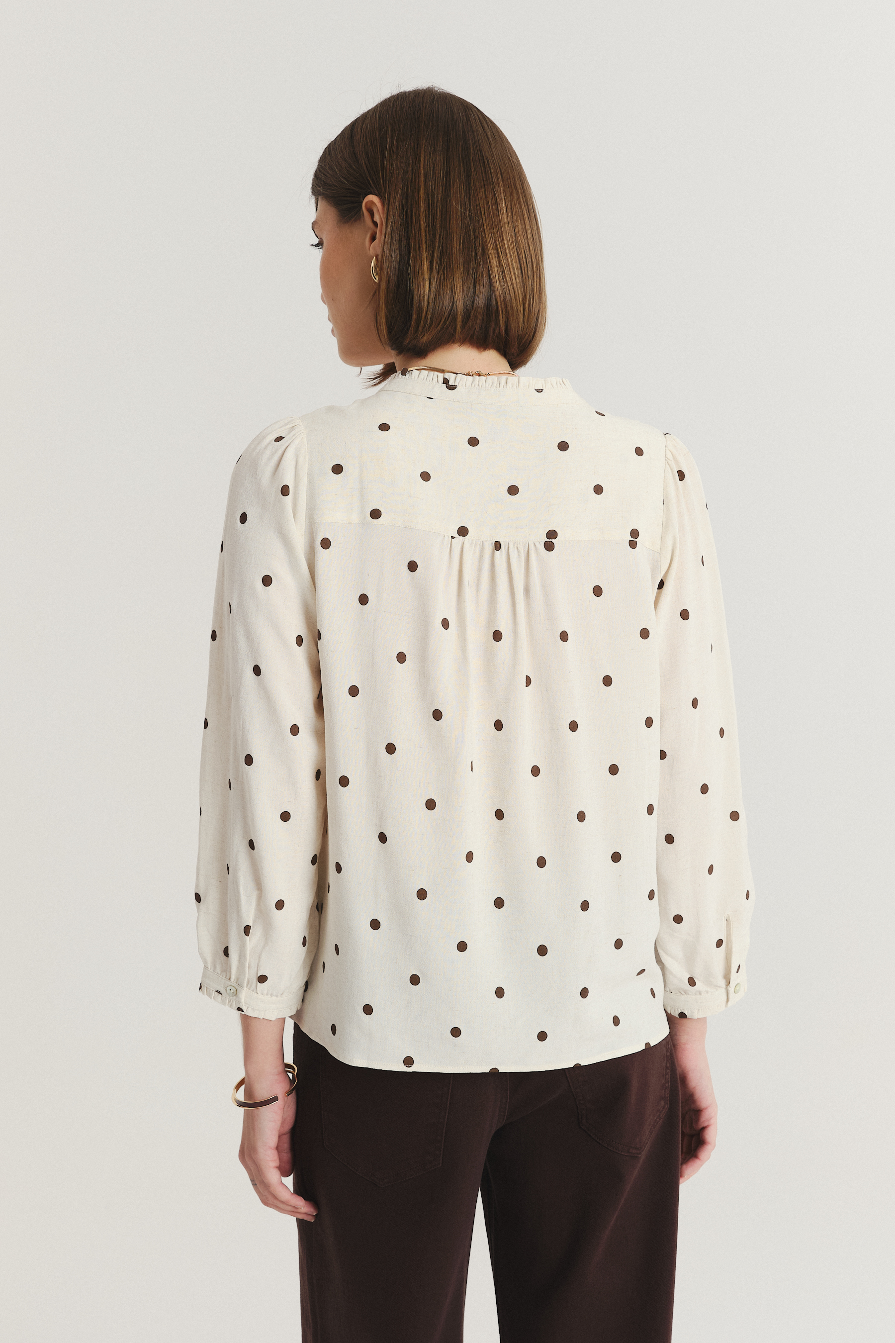 Lekka bluzka z ozdobna riuszką