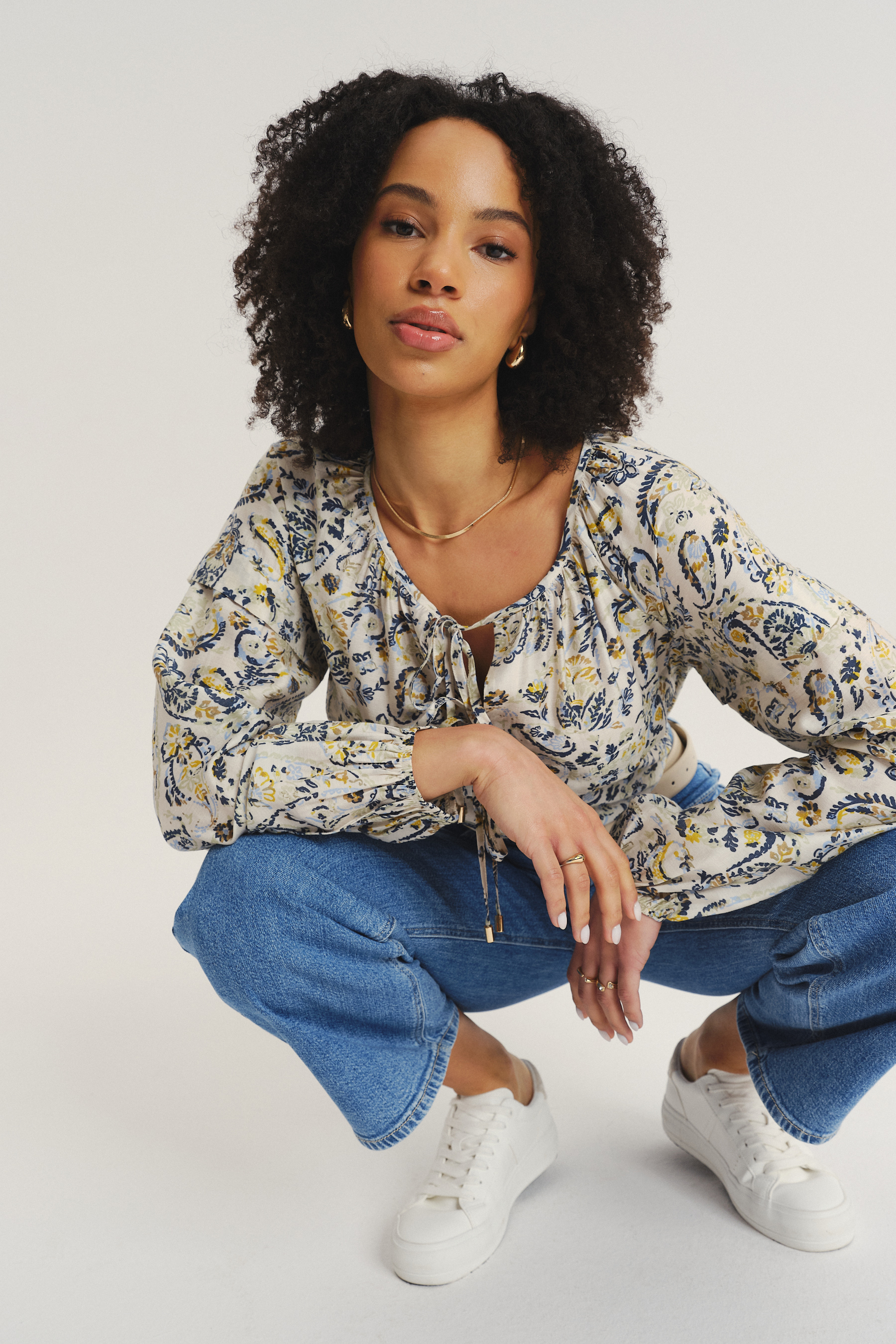 Kremowa bluzka z nadrukiem paisley