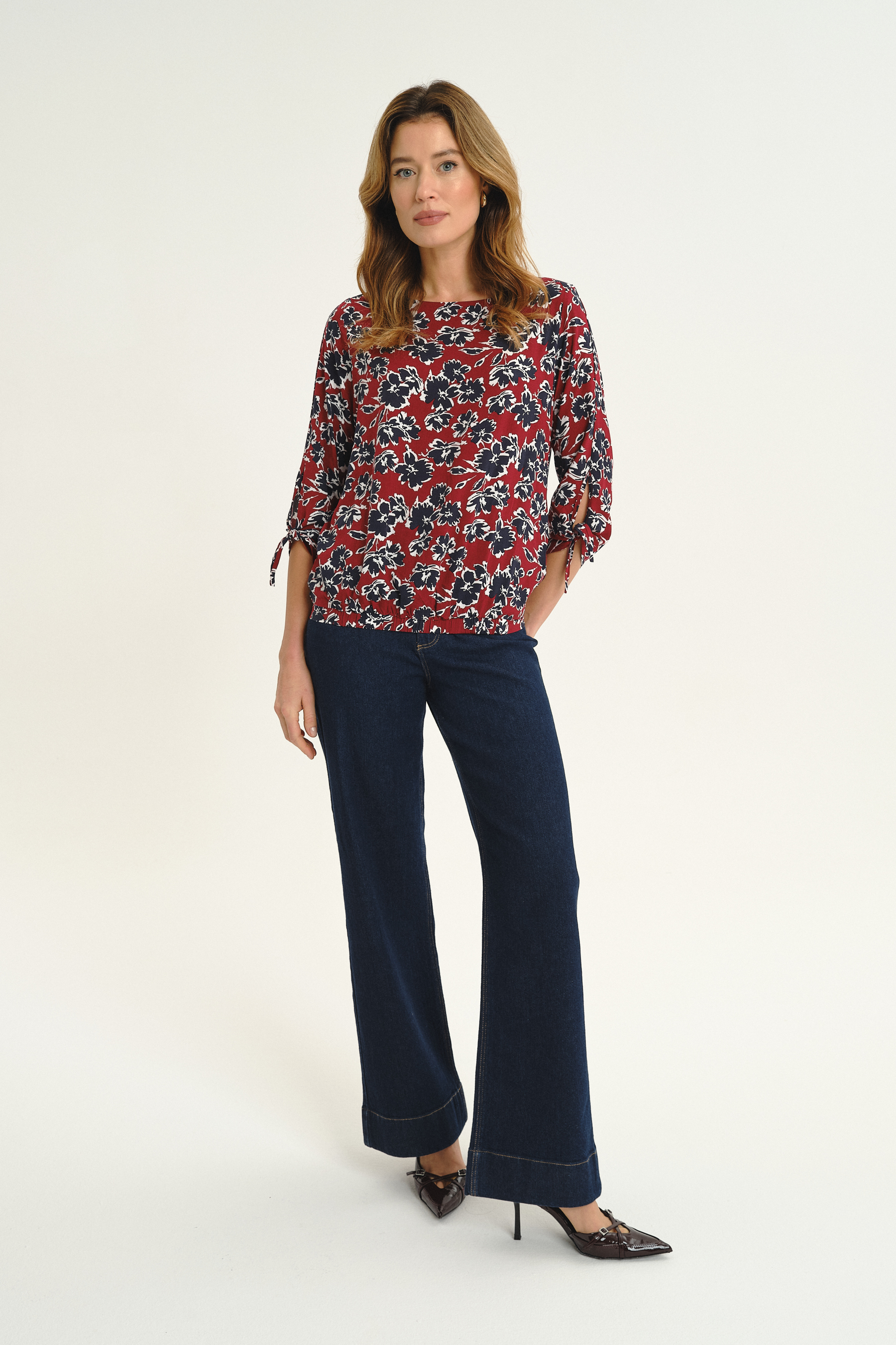 Ciemnoczerwona bluzka w czarne kwiaty rękaw 3/4