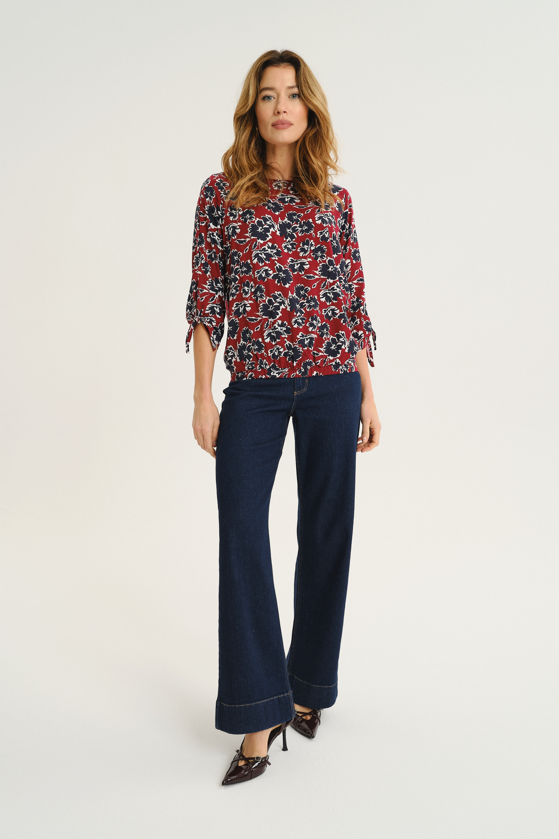 Ciemnoczerwona bluzka w czarne kwiaty rękaw 3/4