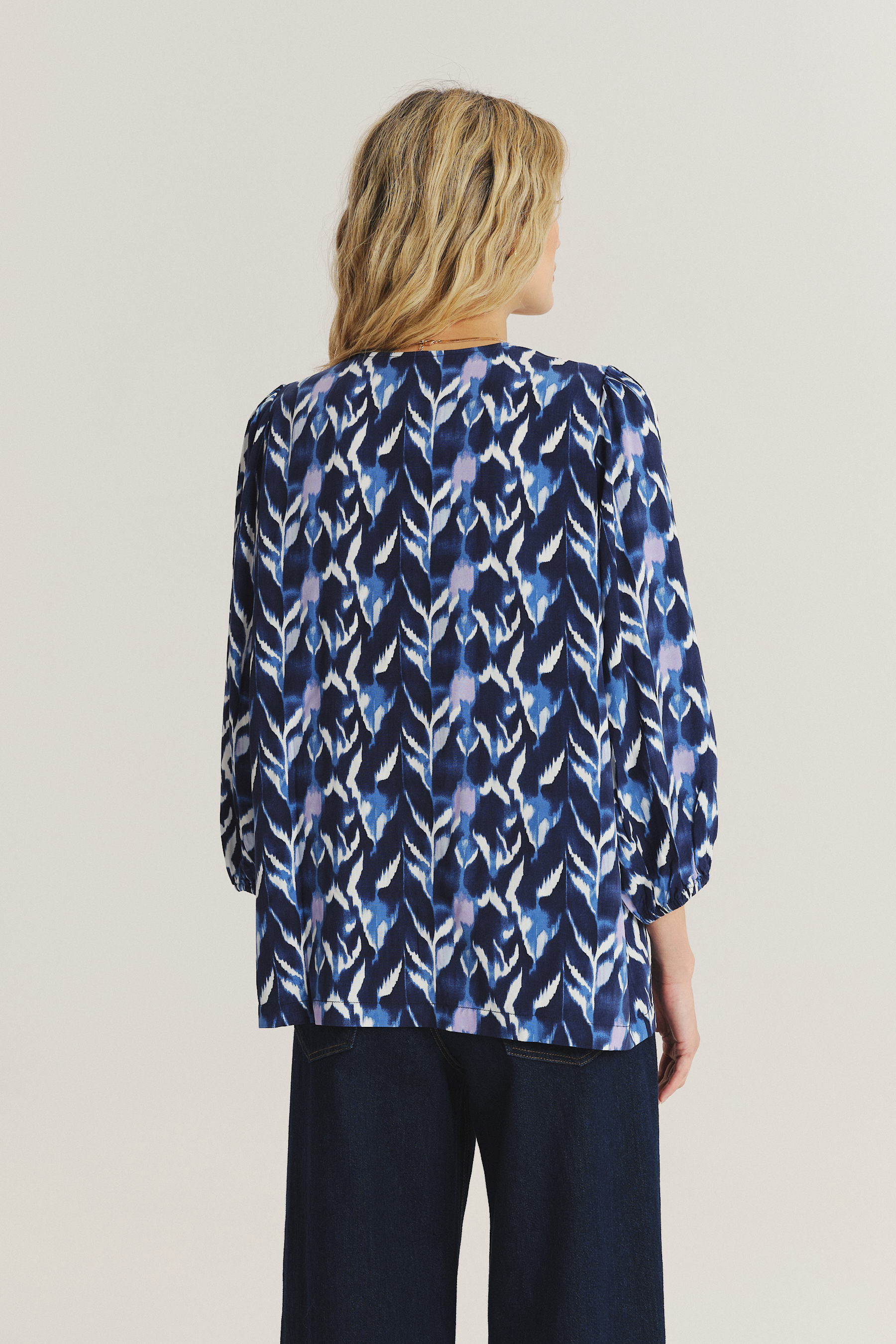 Niebiesko-czarna bluzka z wiskozy