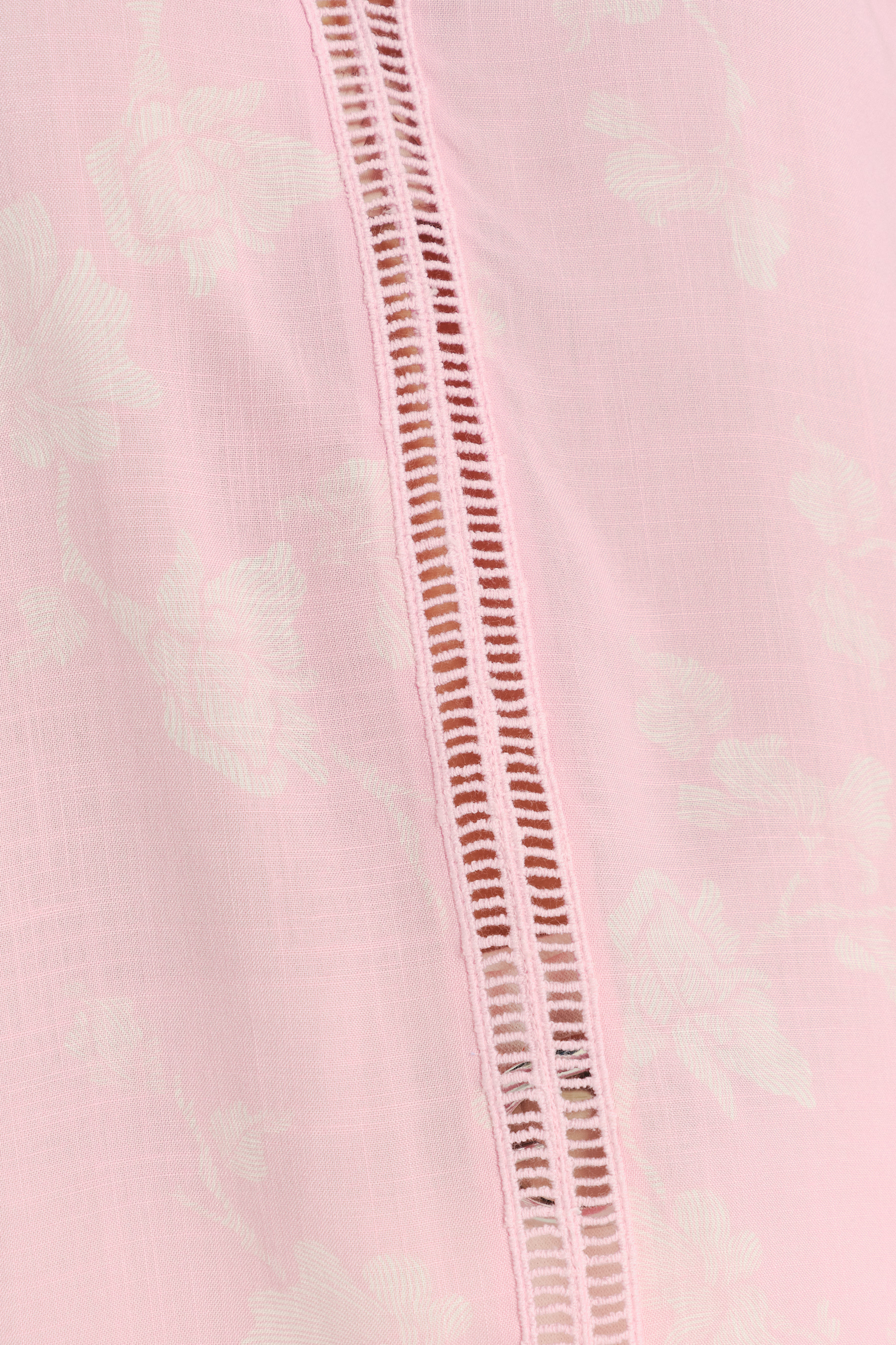 Jasnoróżowa bluzka z rękawami typu motylki