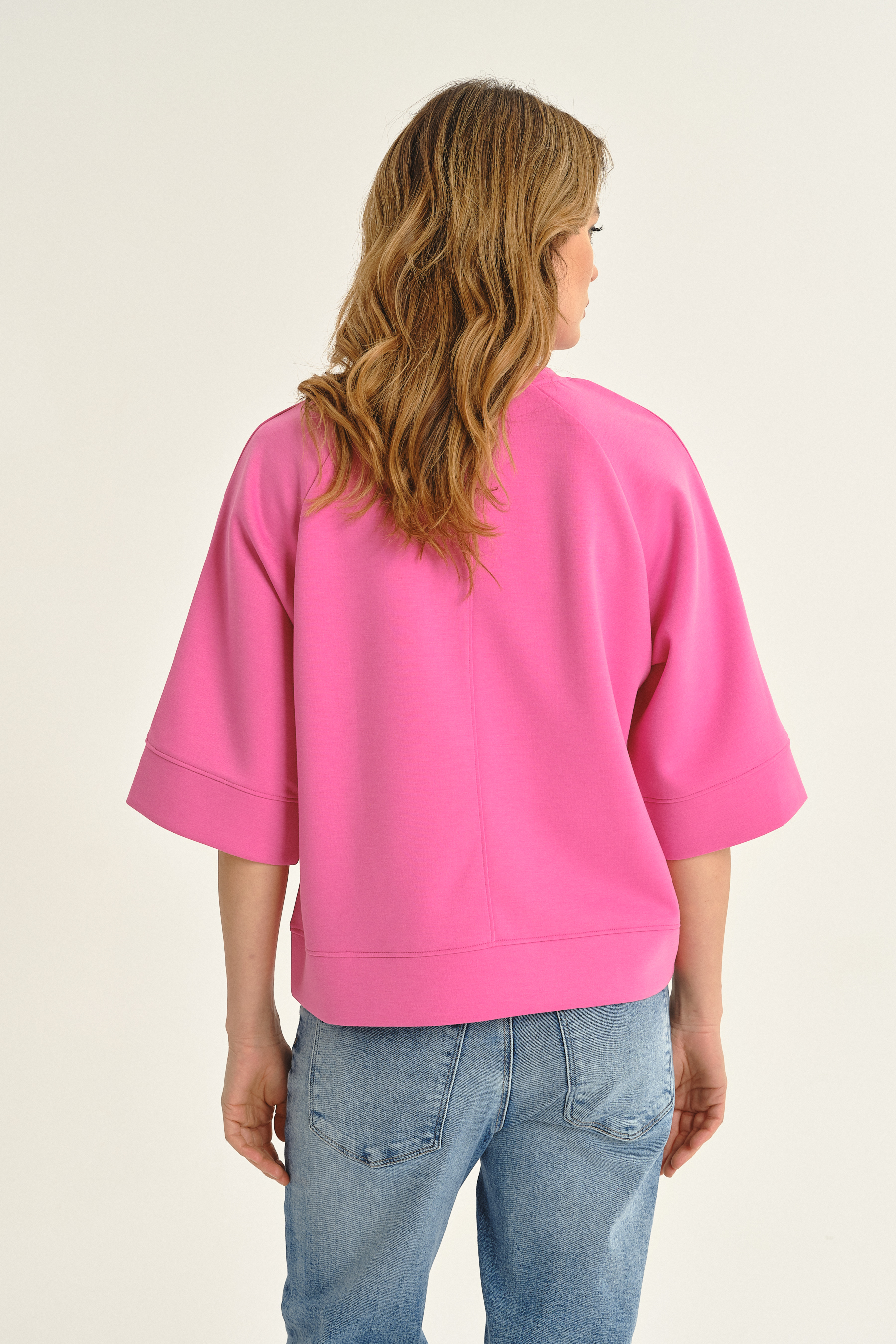 Różowa luźna bluza z rękawem 3/4