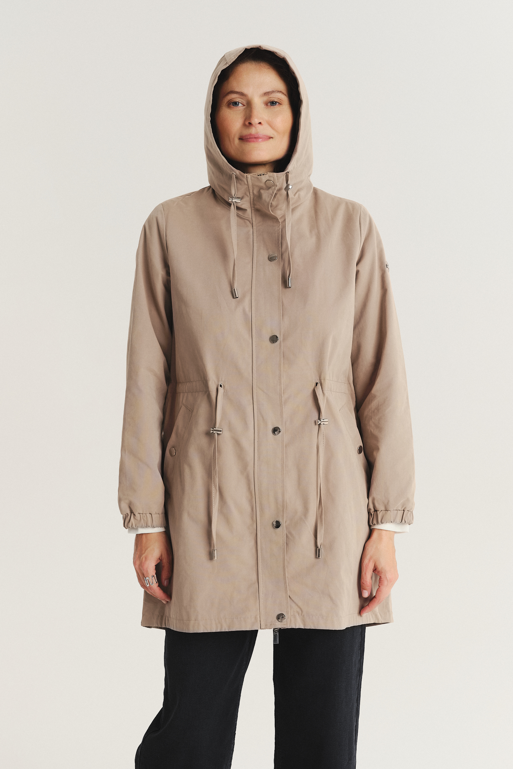 Ciemnobeżowa kurtka parka