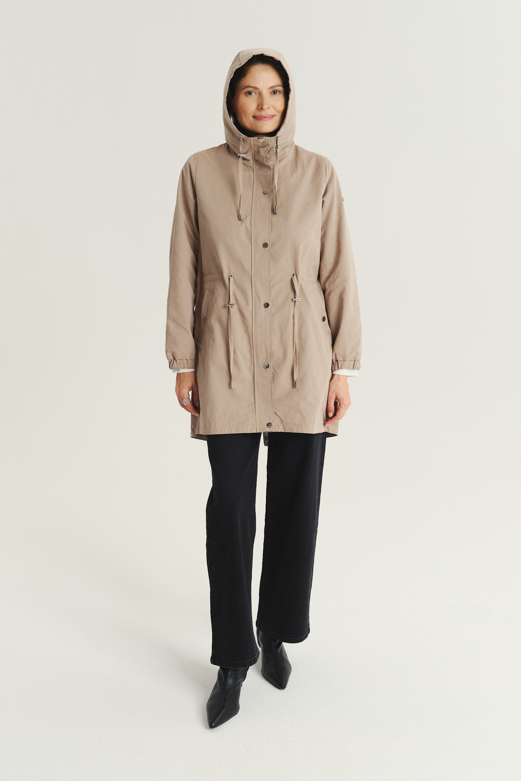 Ciemnobeżowa kurtka parka