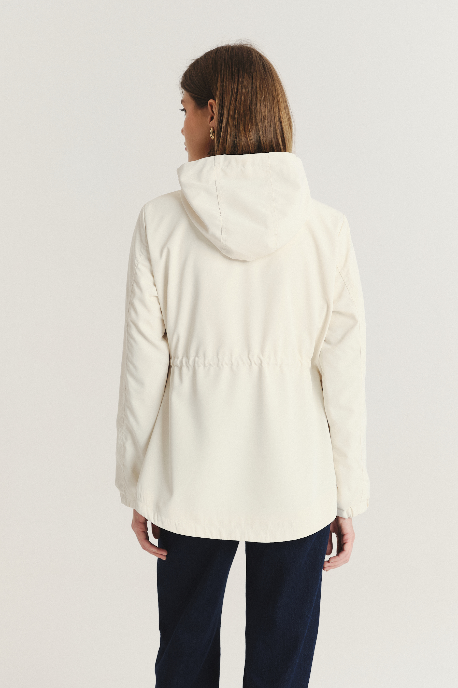 Krótka kremowa parka