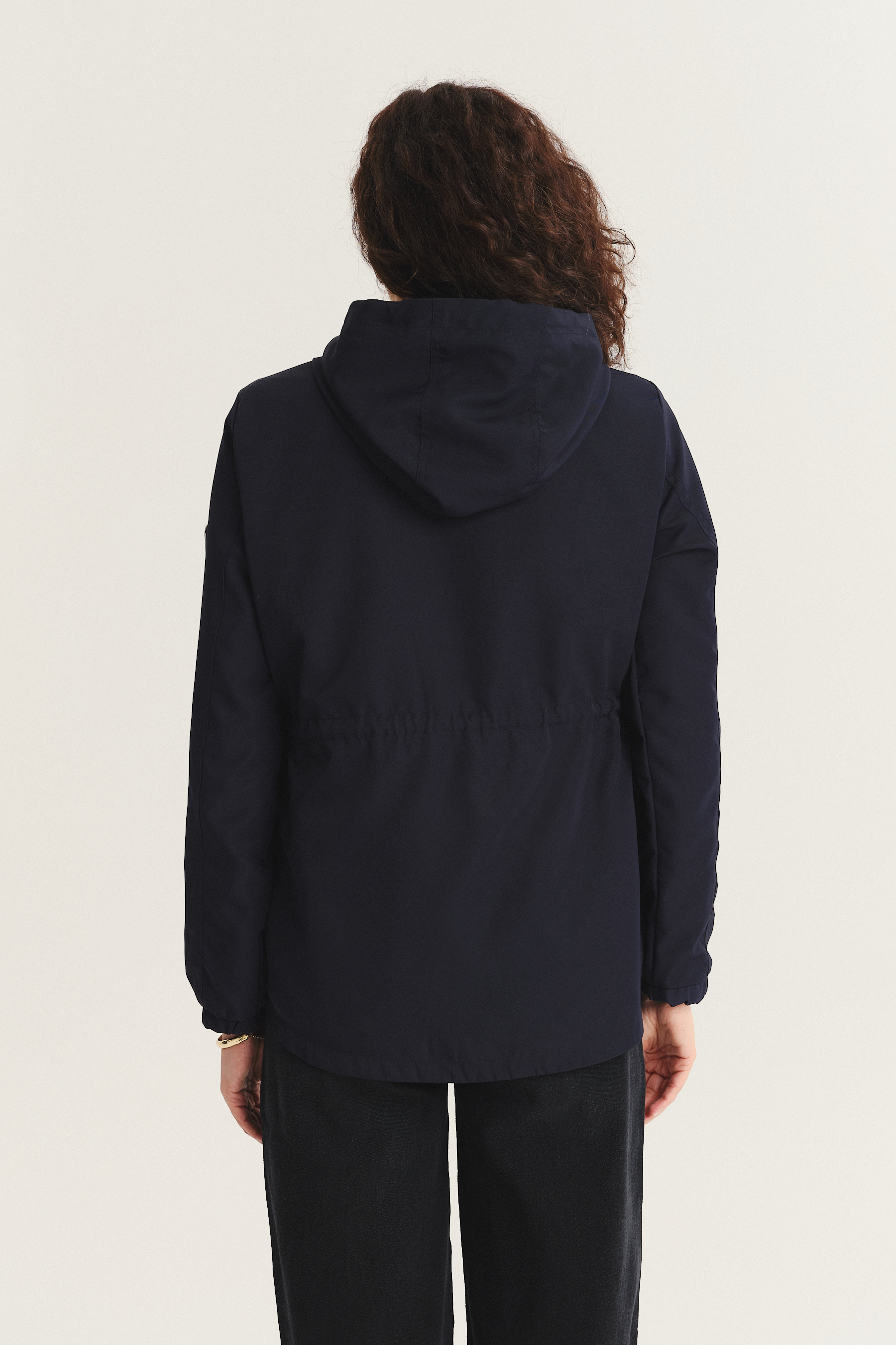 Krótka parka w granatowym kolorze