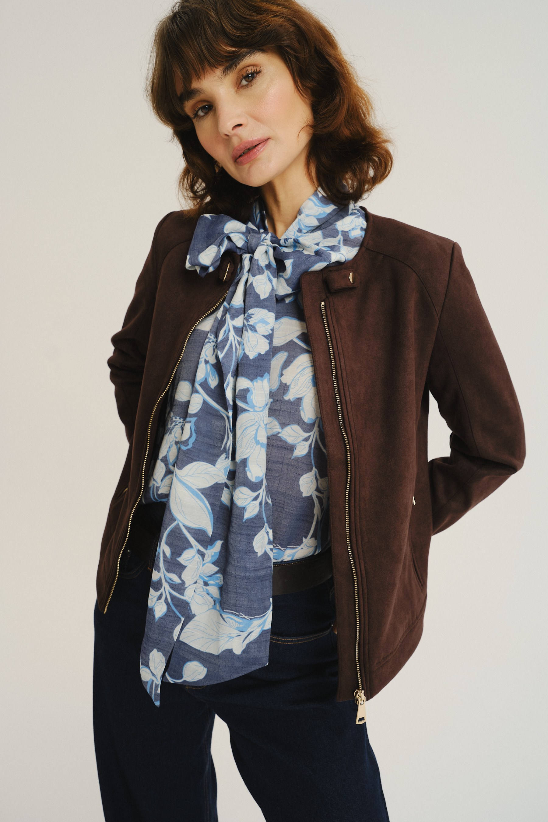 Klasyczna brązowa ramoneska