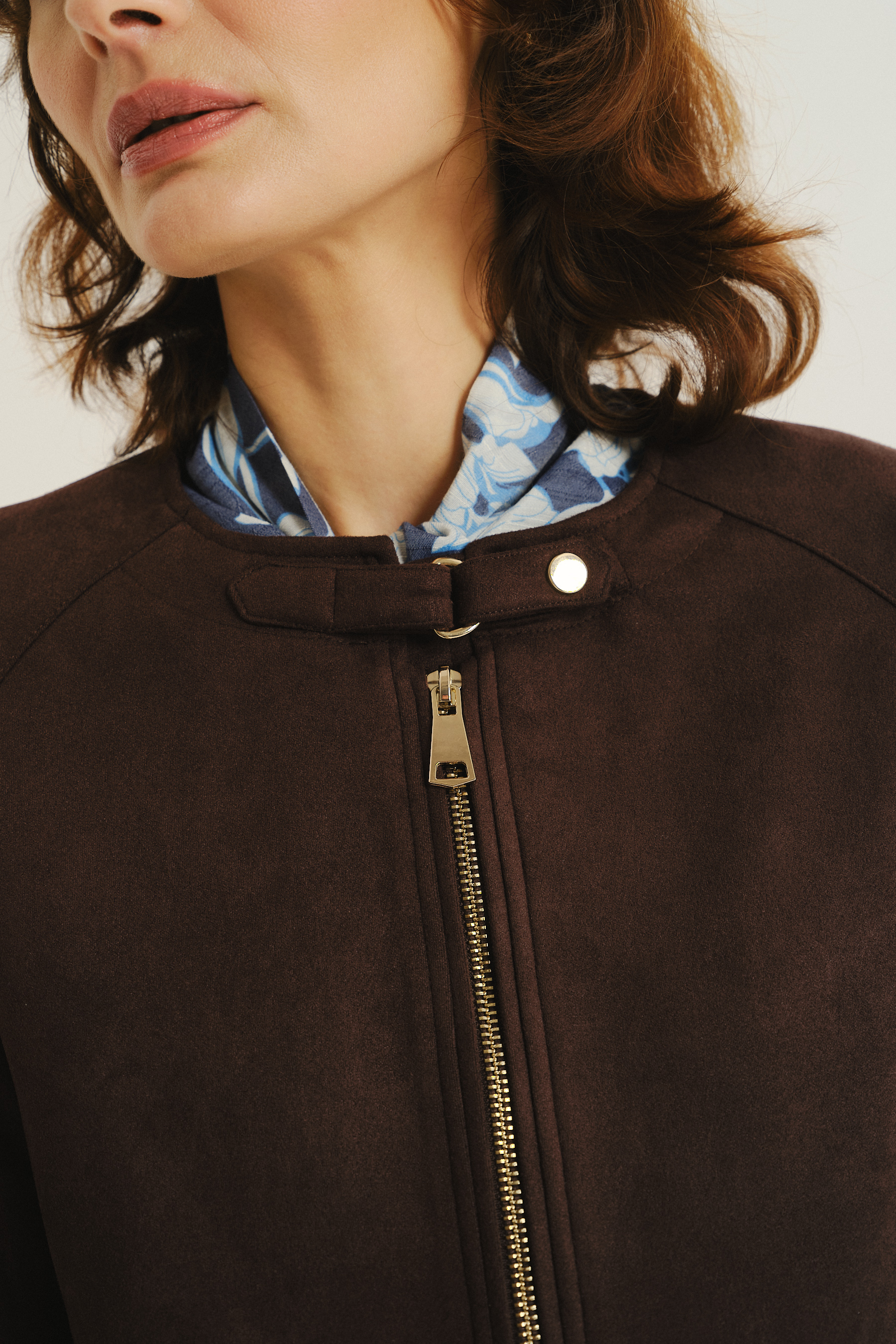 Klasyczna brązowa ramoneska