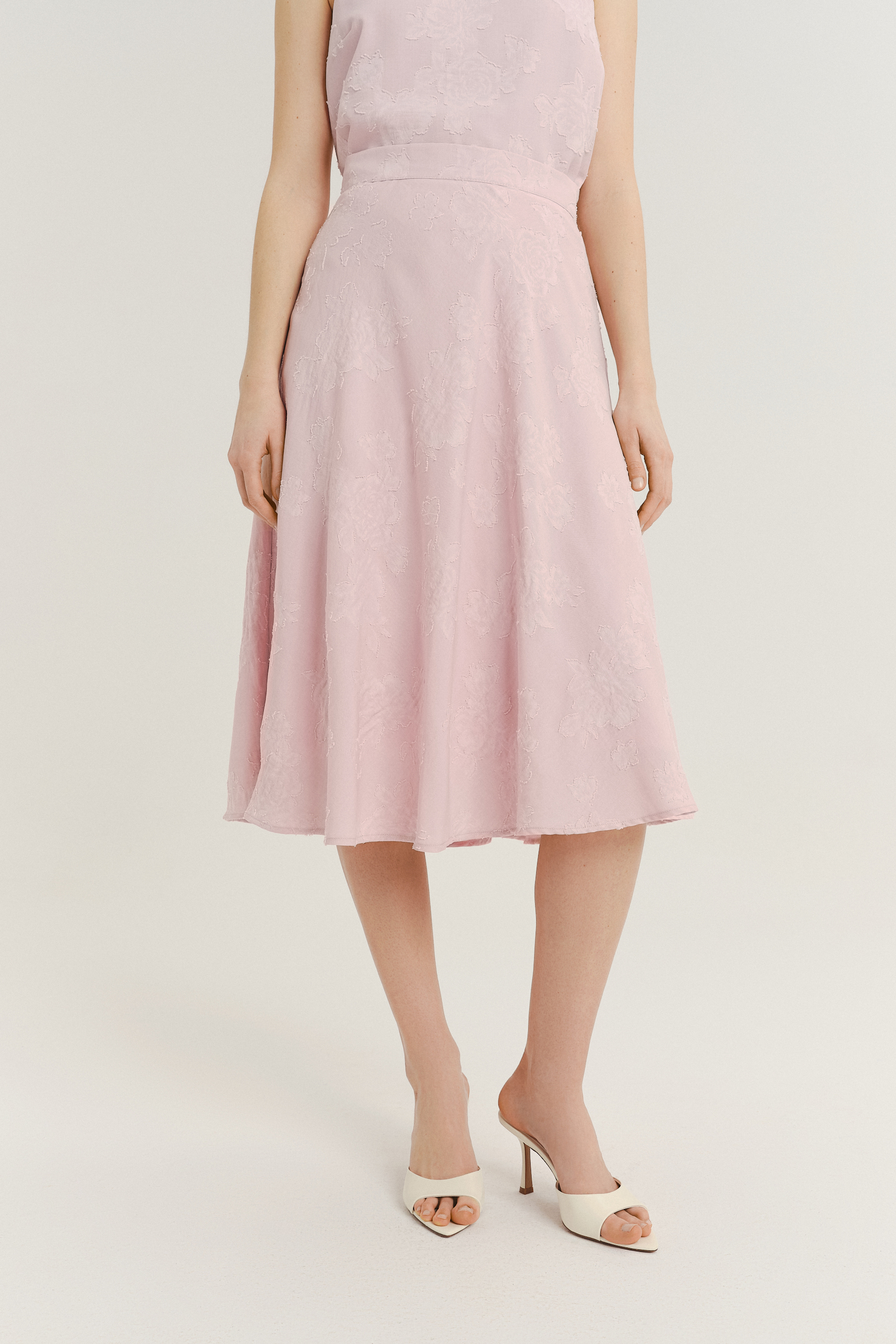 Efektowna spódnica midi w jasnoróżowym kolorze 