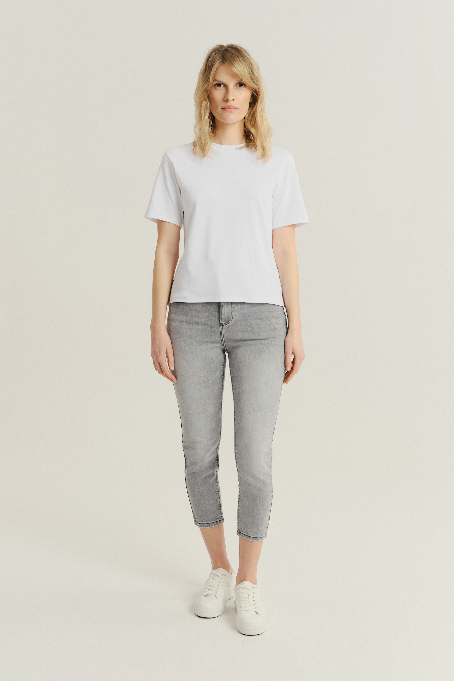 Jasnoszare spodnie jeansowe 7/8