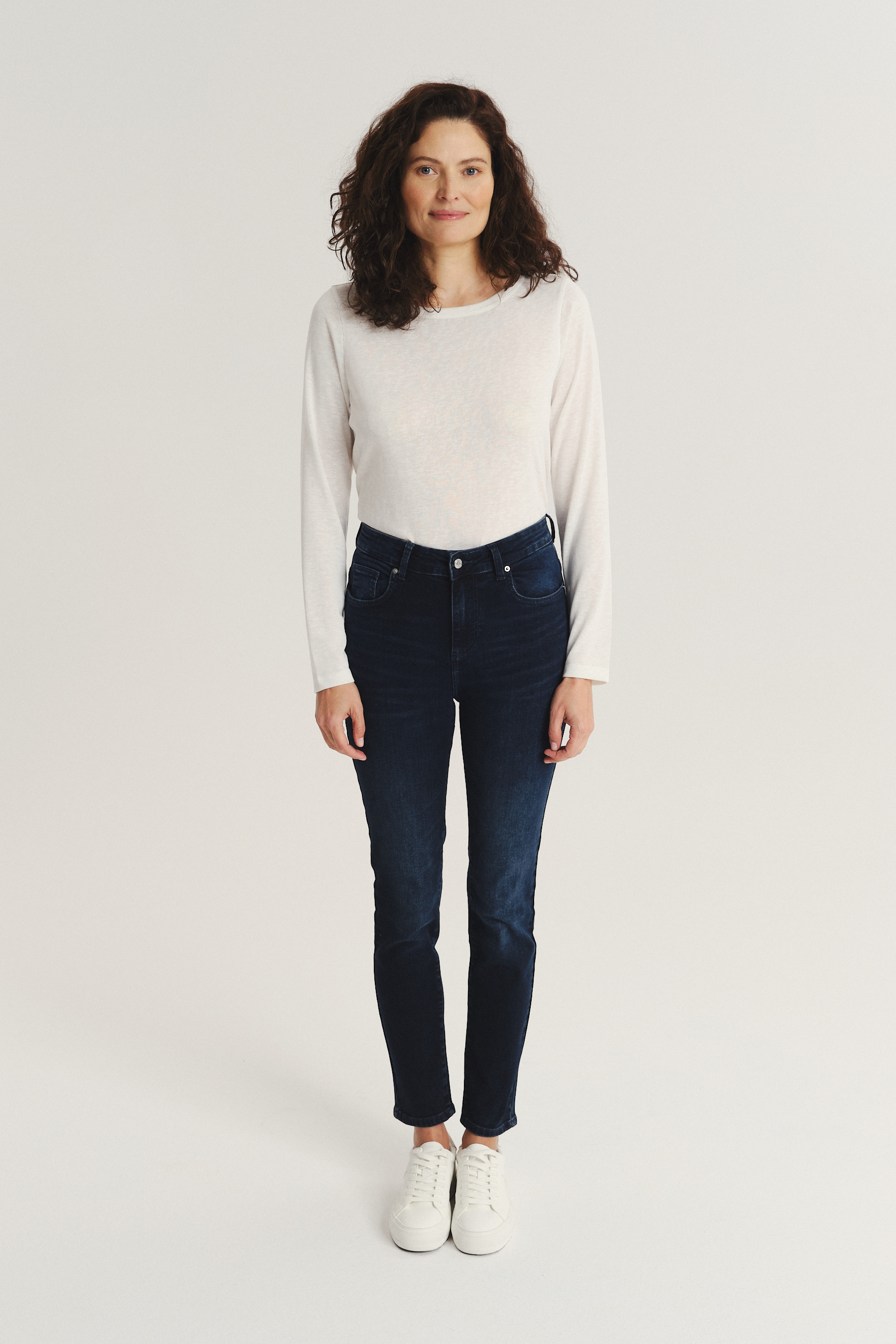 Klasyczne granatowe skinny jeans