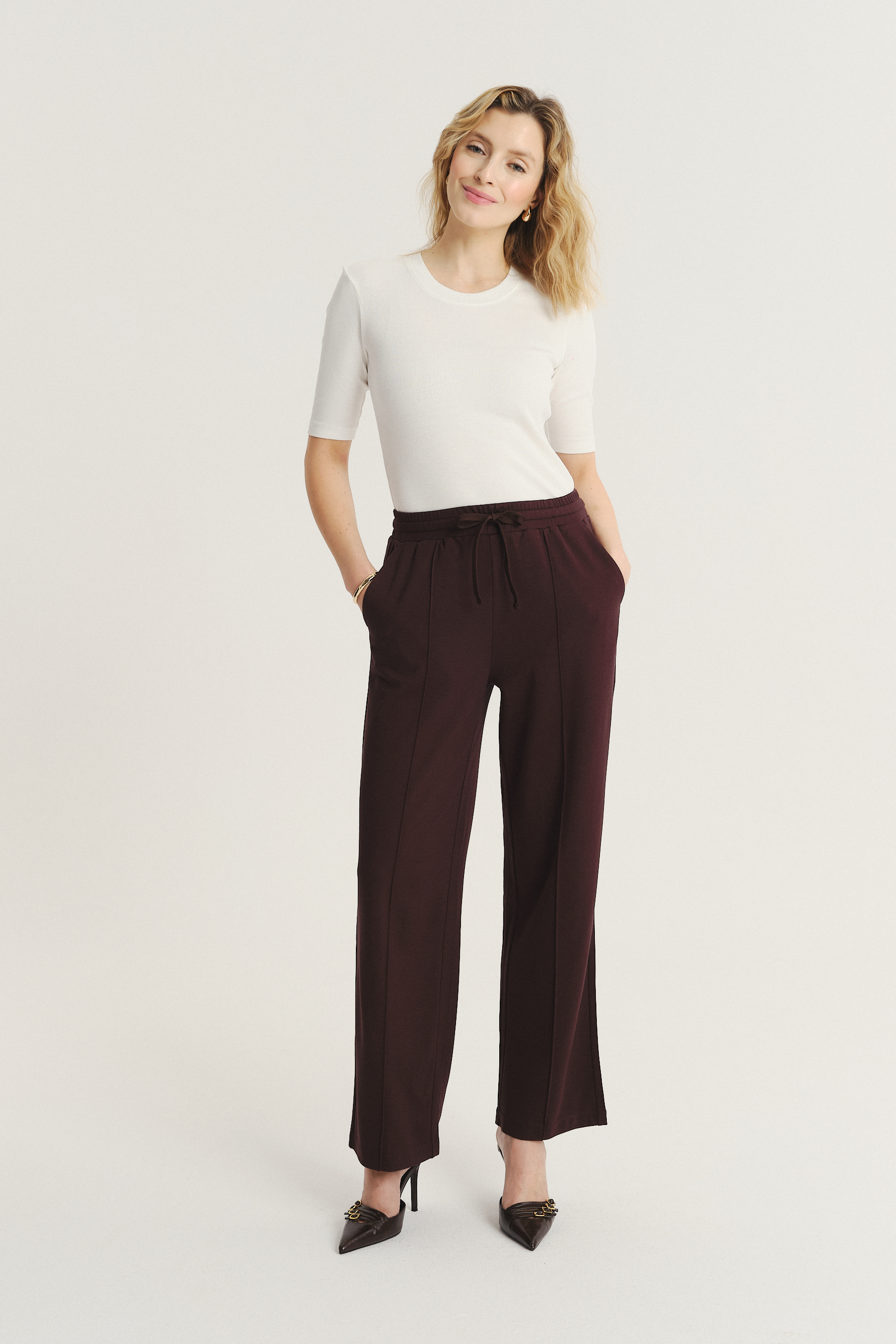 Wiskozowe spodnie w czekoladowym kolorze