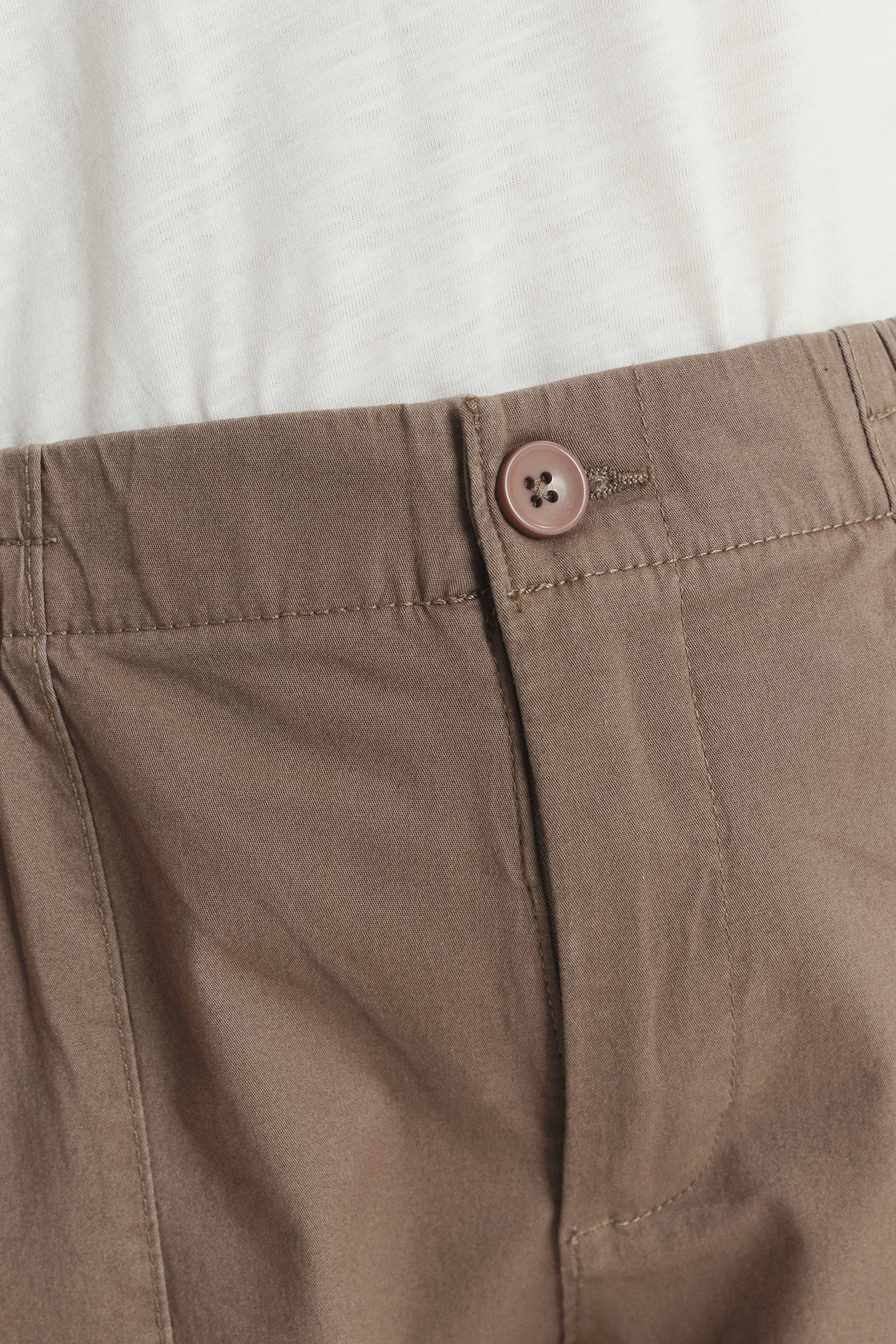 Oliwkowe spodnie z gumką w talii