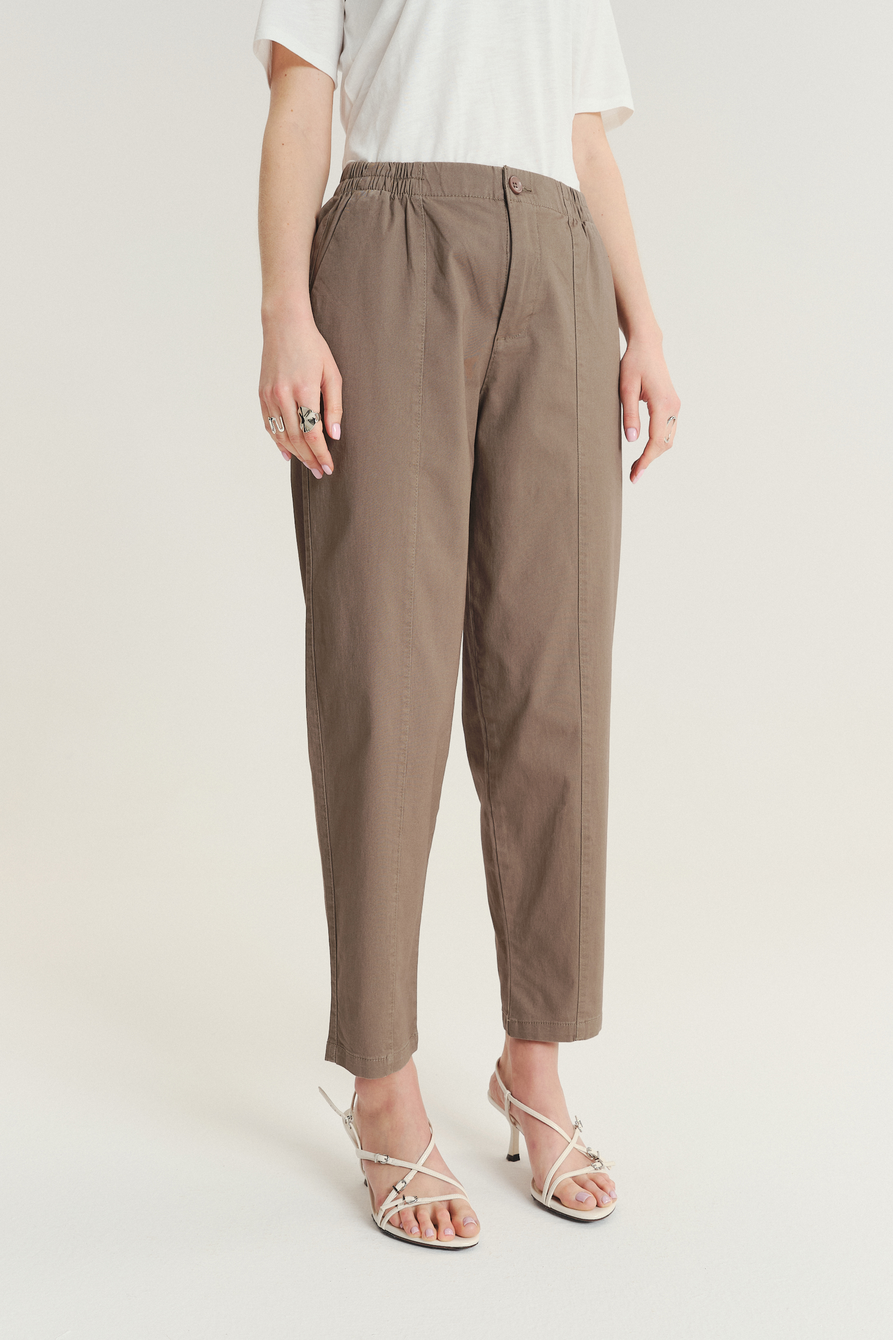 Oliwkowe spodnie z gumką w talii