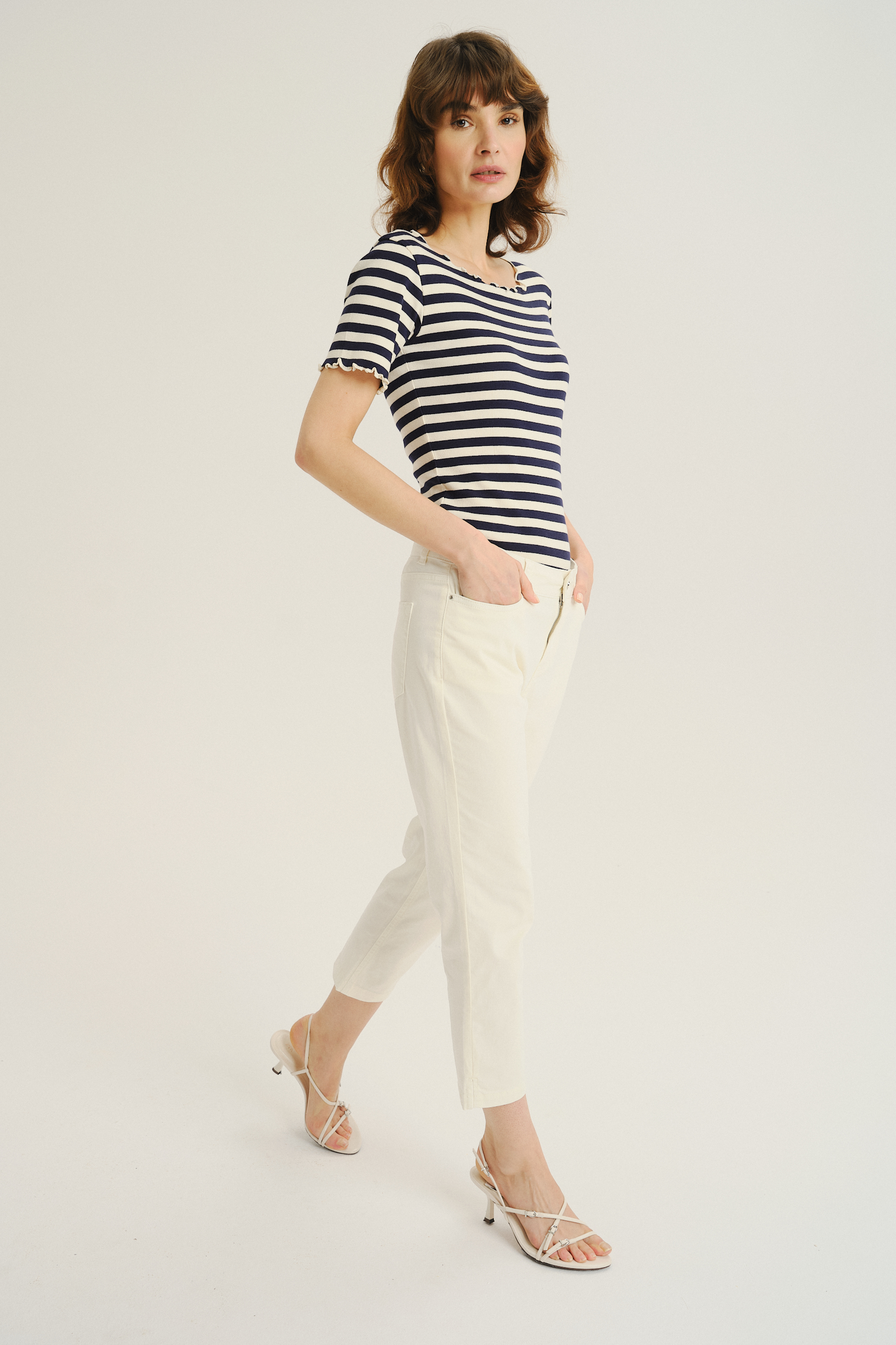 Białe spodnie w stylu casual