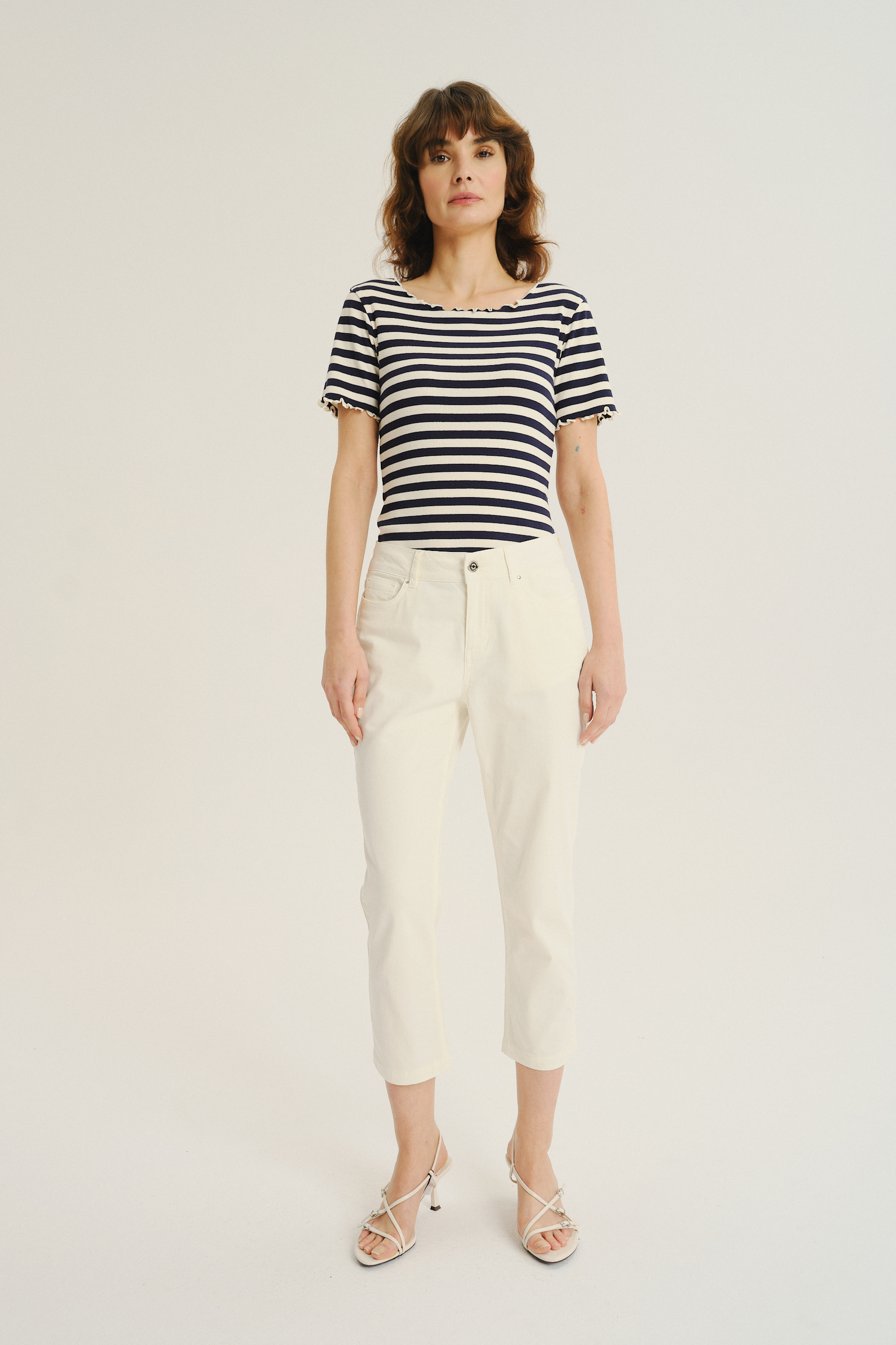 Białe spodnie w stylu casual