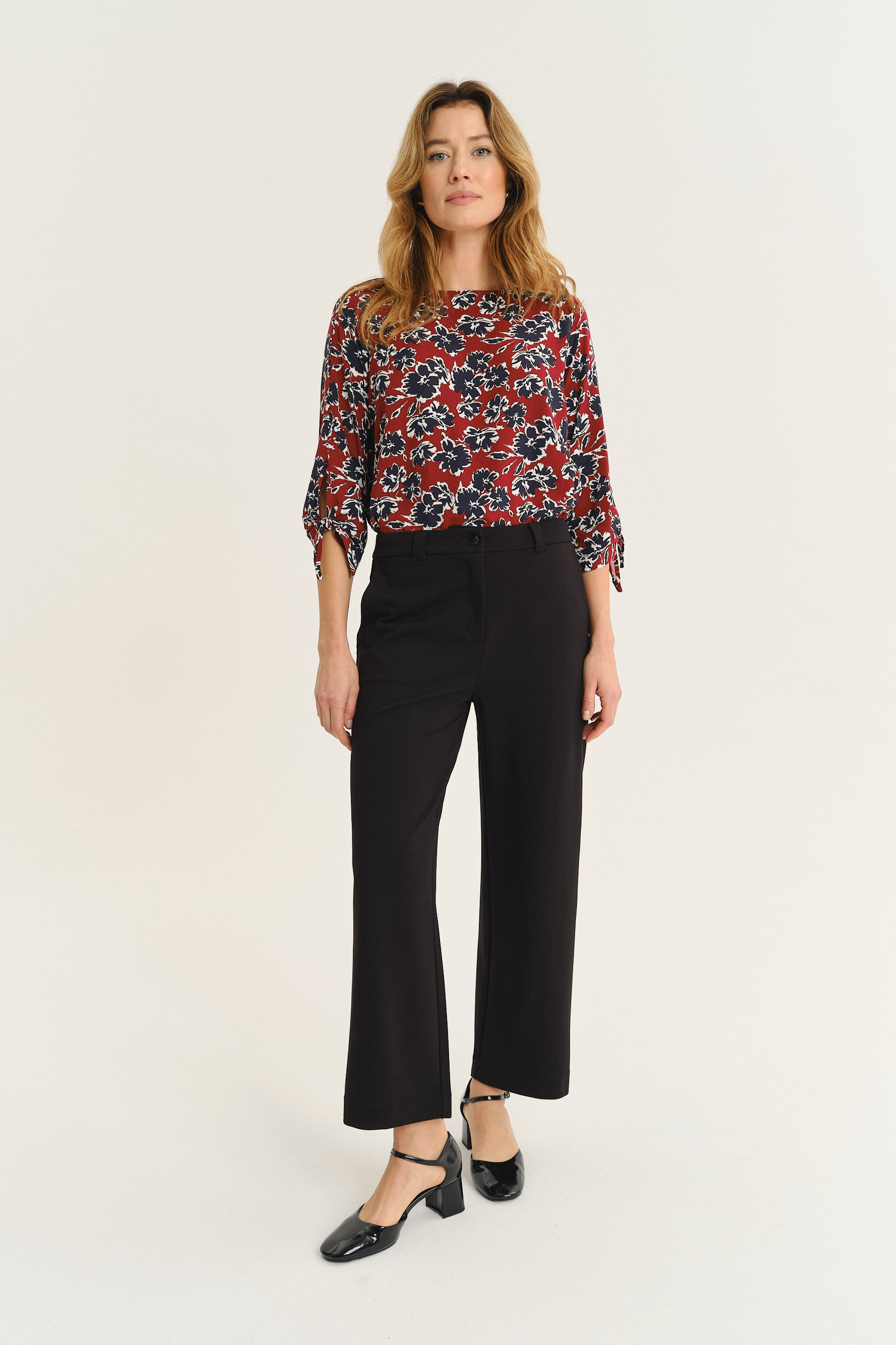 Luźne wiskozowe spodnie w czarnym kolorze