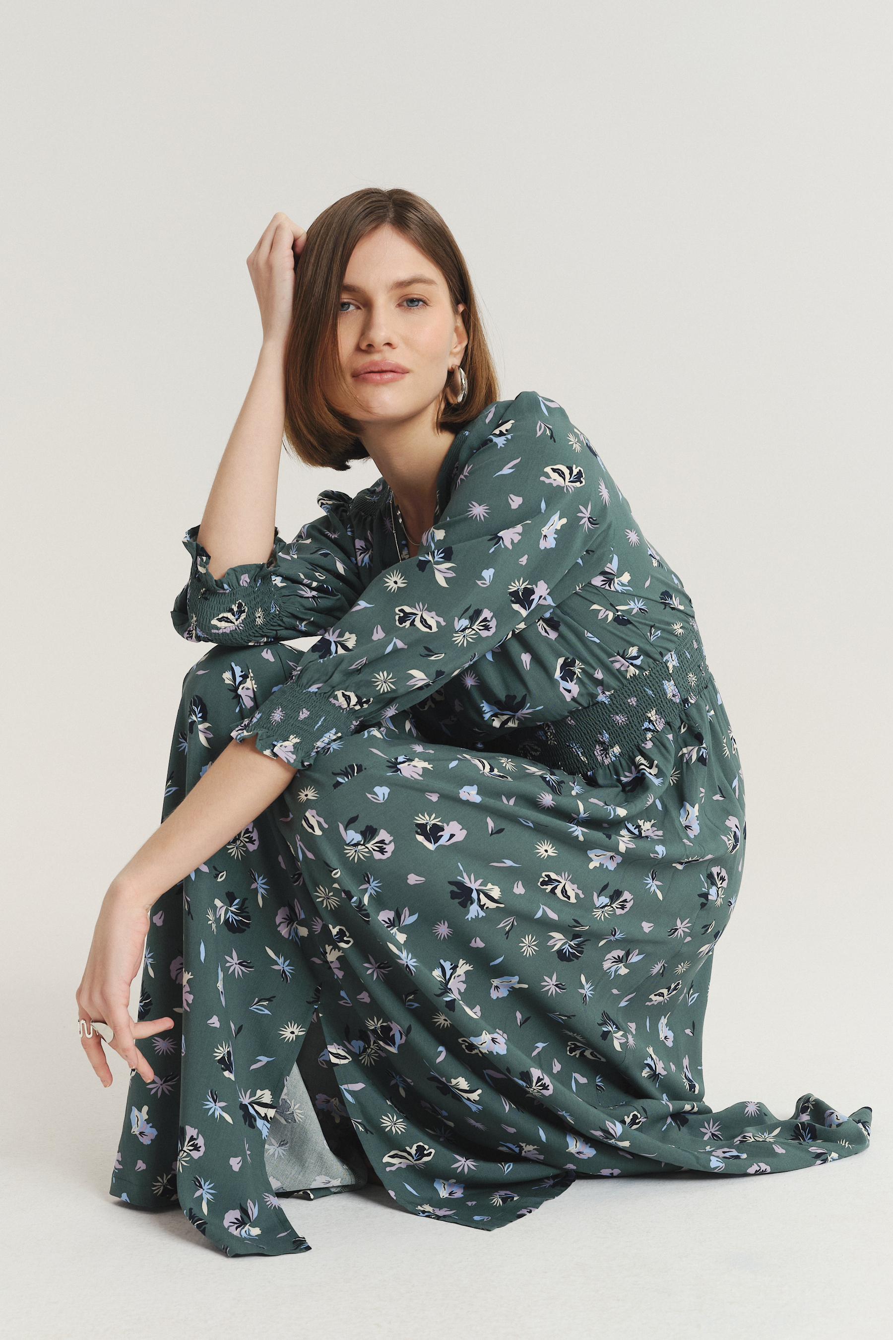 Wiskozowa sukienka maxi z nadrukiem w kwiaty