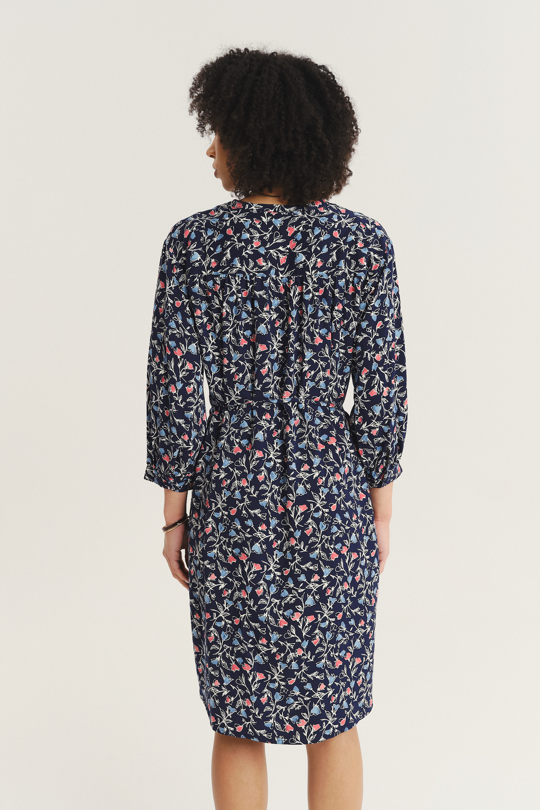 Wiskozowa sukienka z nadrukiem typu łączka