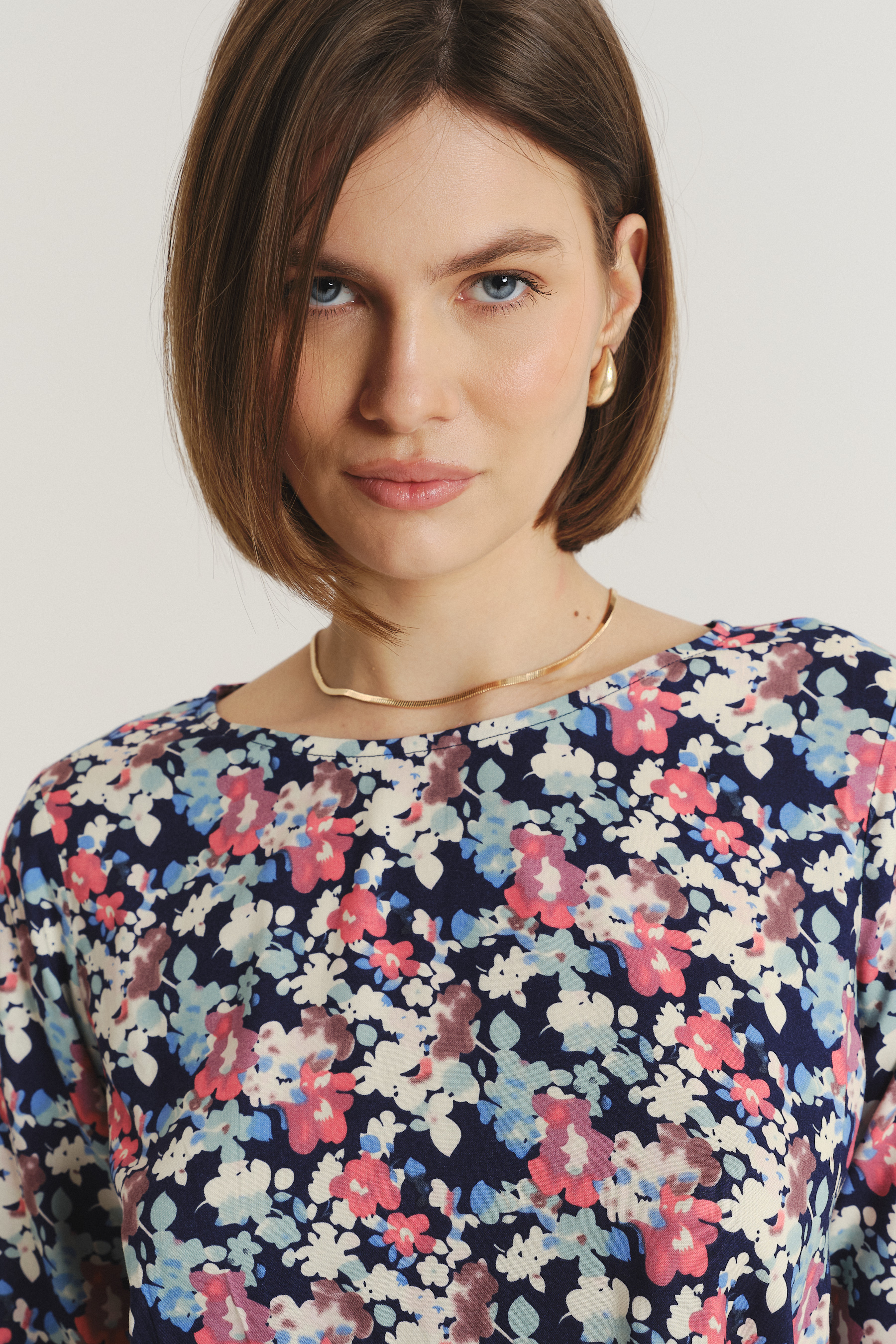 Wiskozowa sukienka w kwiaty