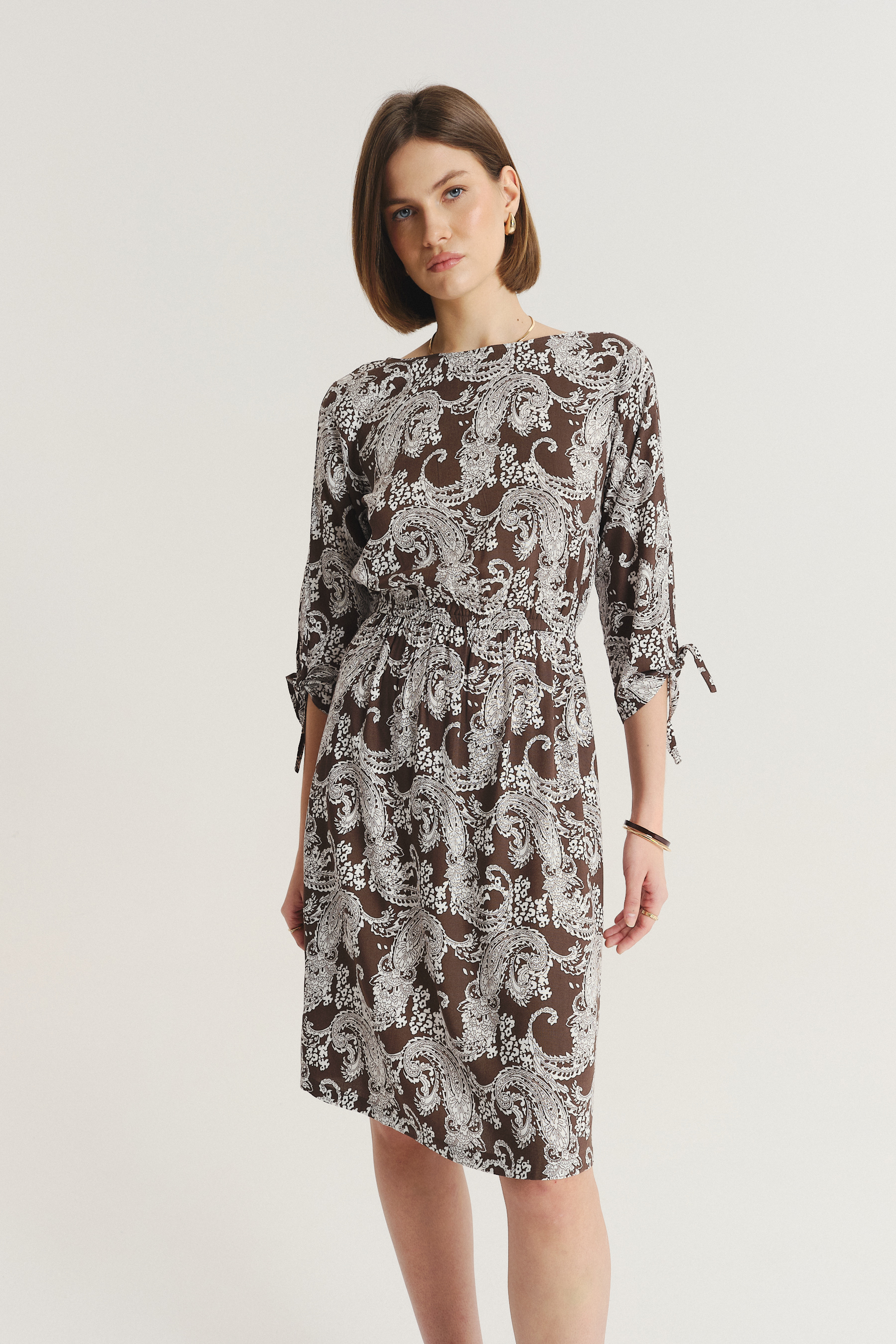 Wiskozowa sukienka z nadrukiem paisley