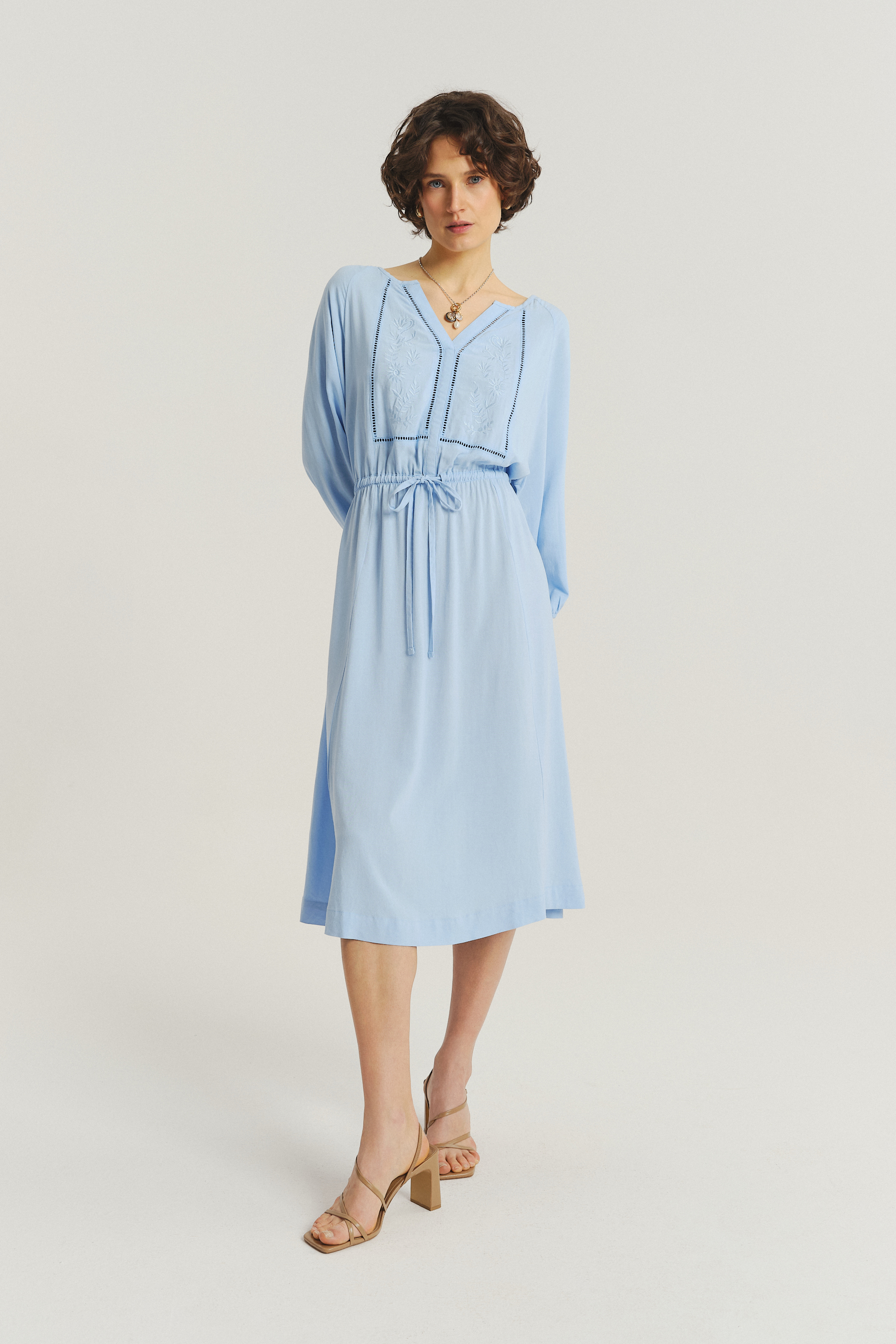 Sukienka w kolorze baby blue
