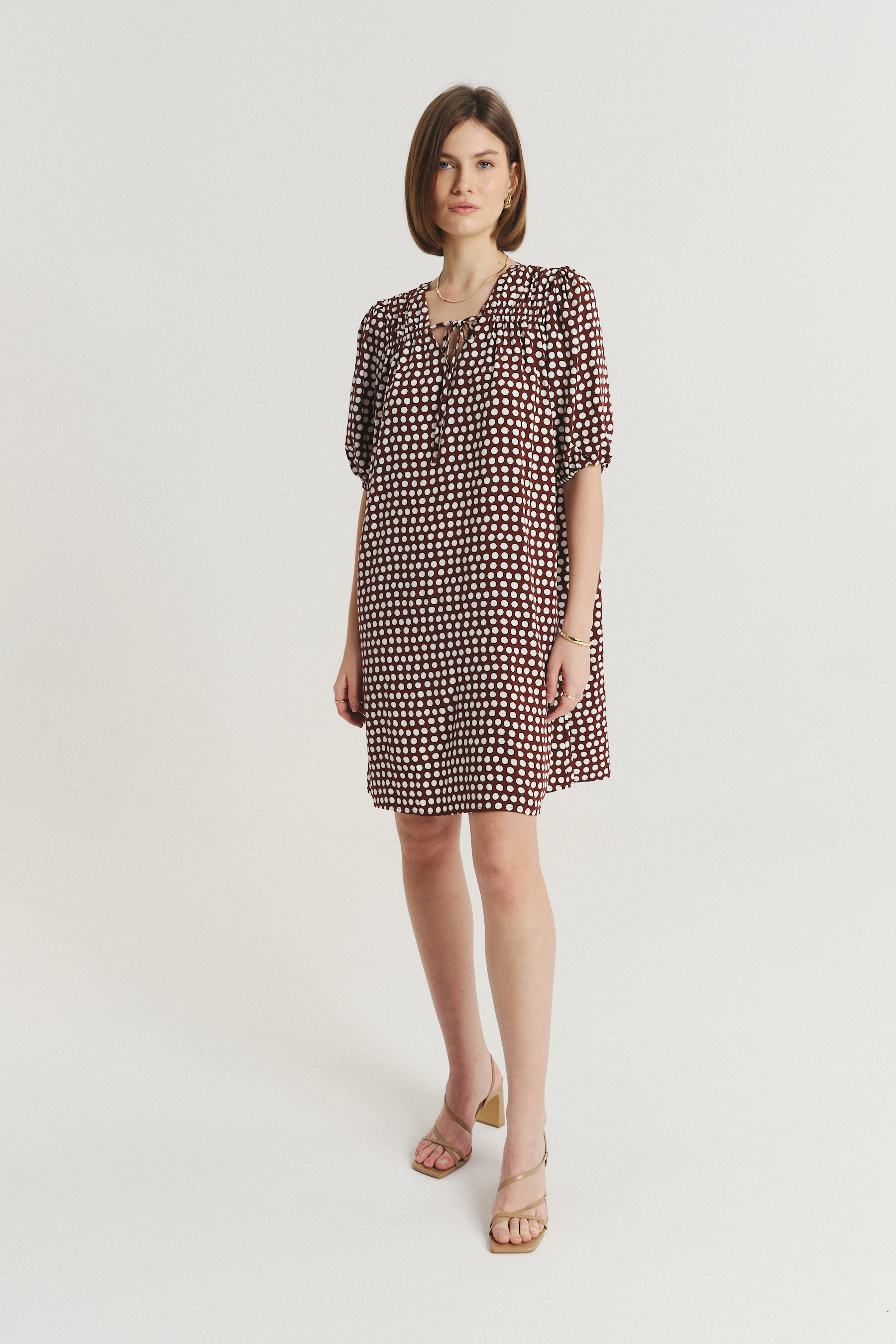 Wiskozowa sukienka z nadrukiem w kropki