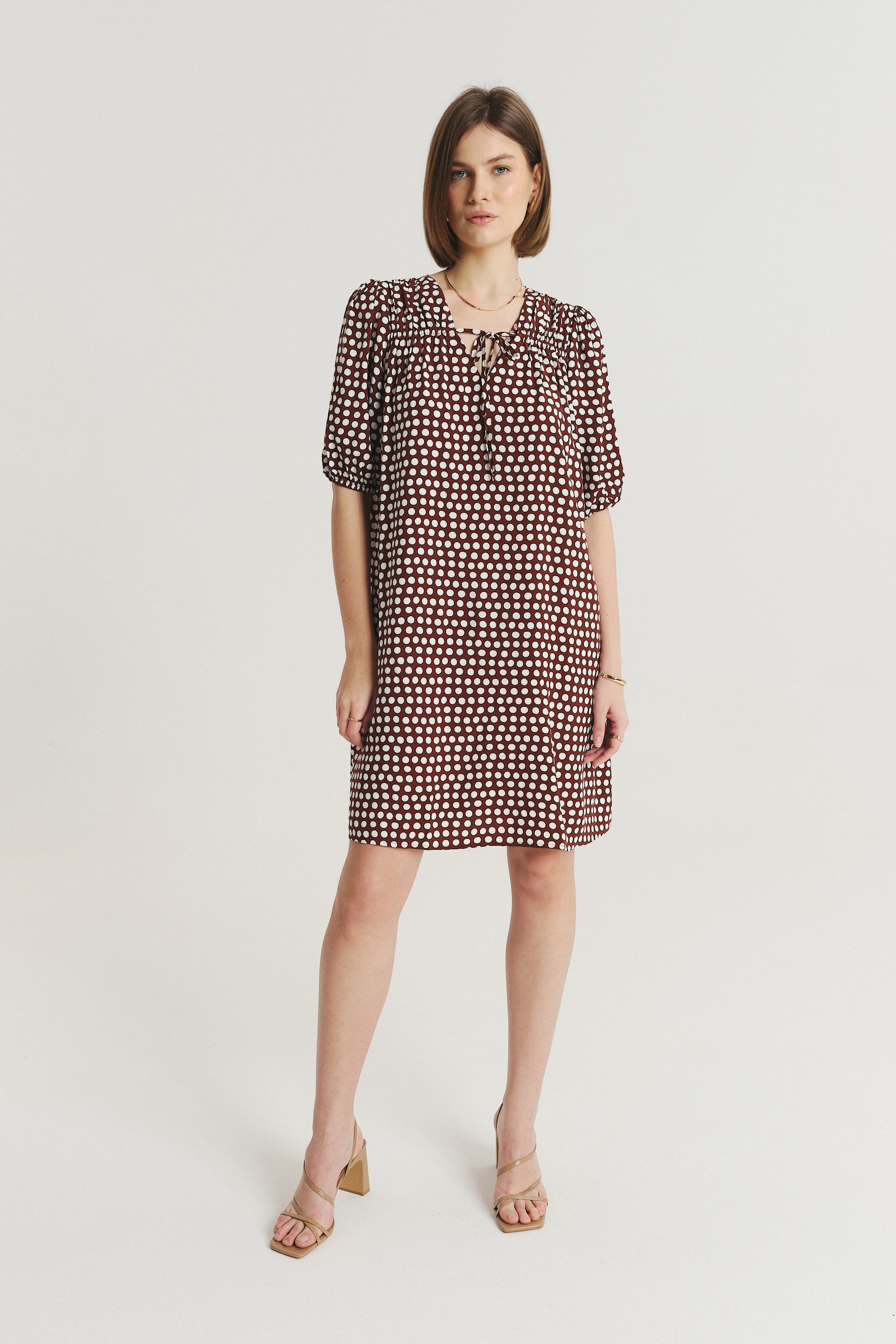 Wiskozowa sukienka z nadrukiem w kropki