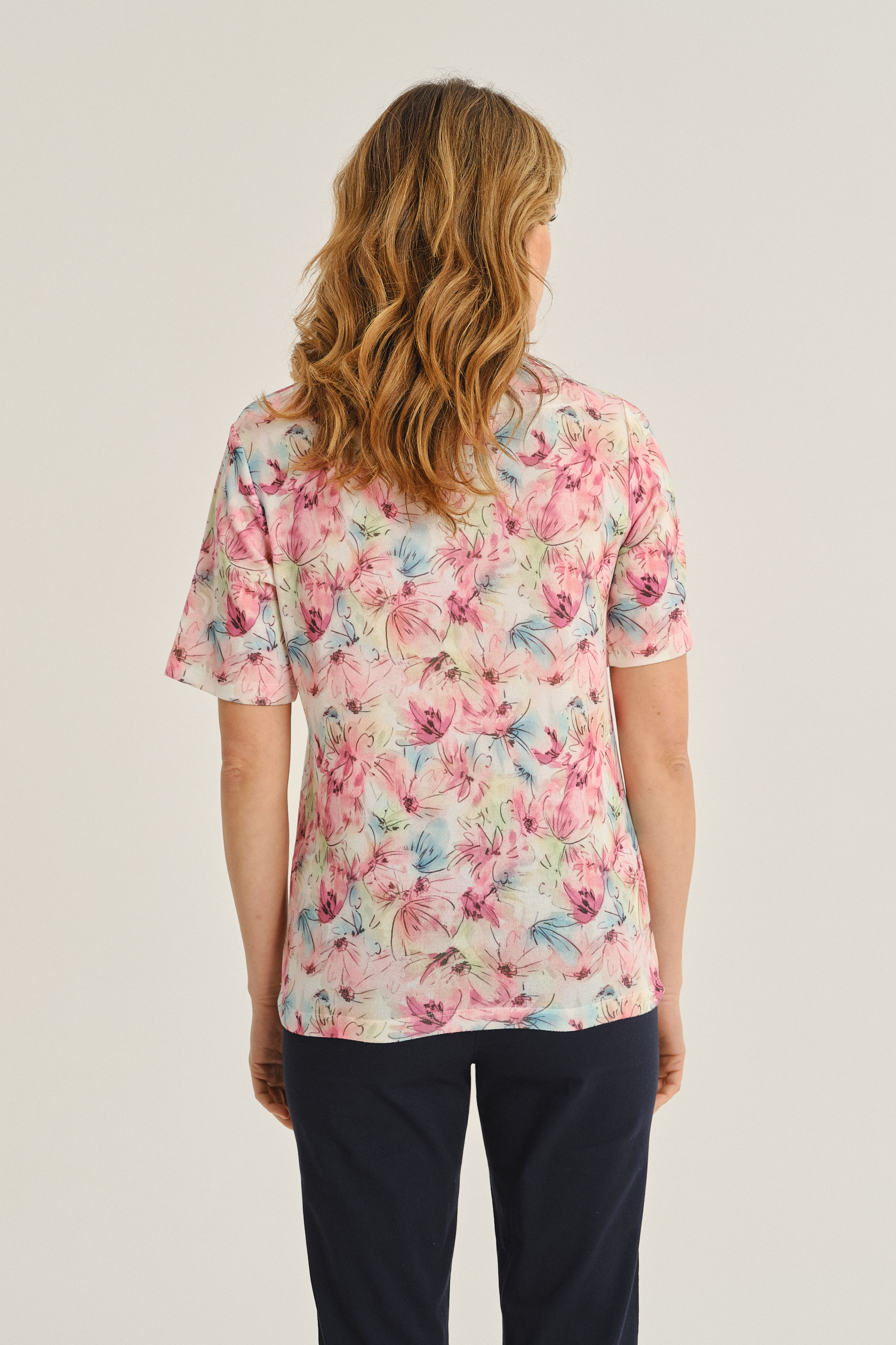 Kobiecy sweter z krótkim rękawem