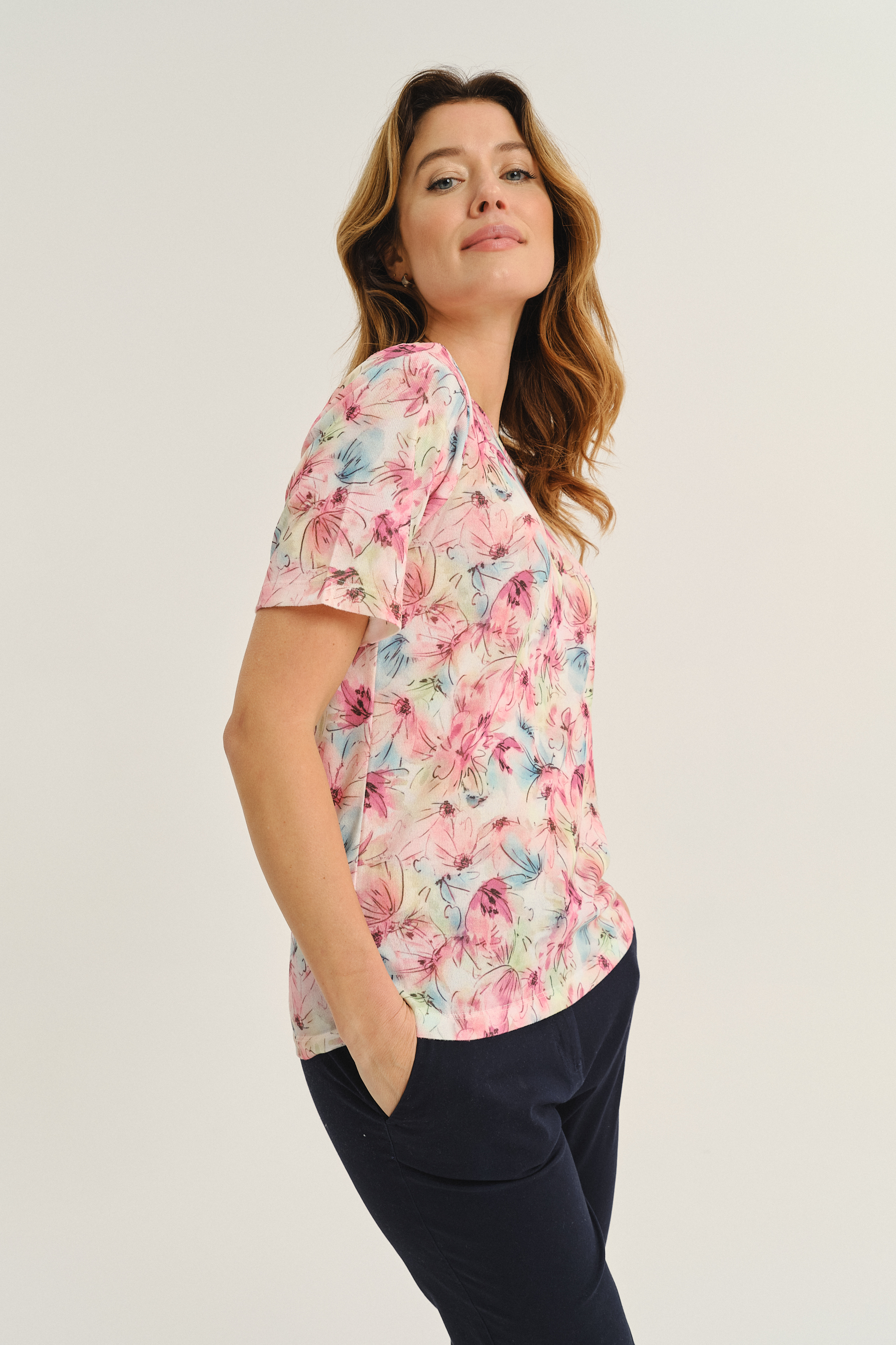 Kobiecy sweter z krótkim rękawem