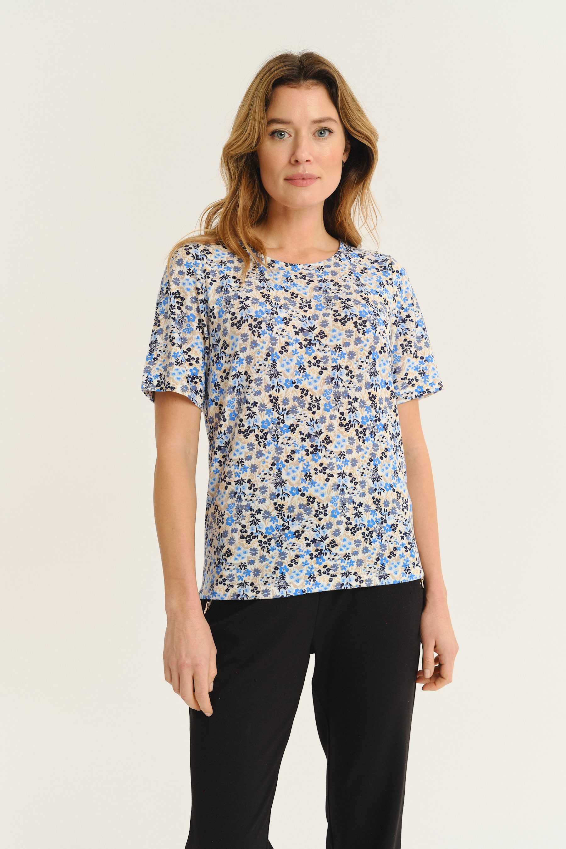 Sweter z krótkim rękawem nadruk w kwiaty