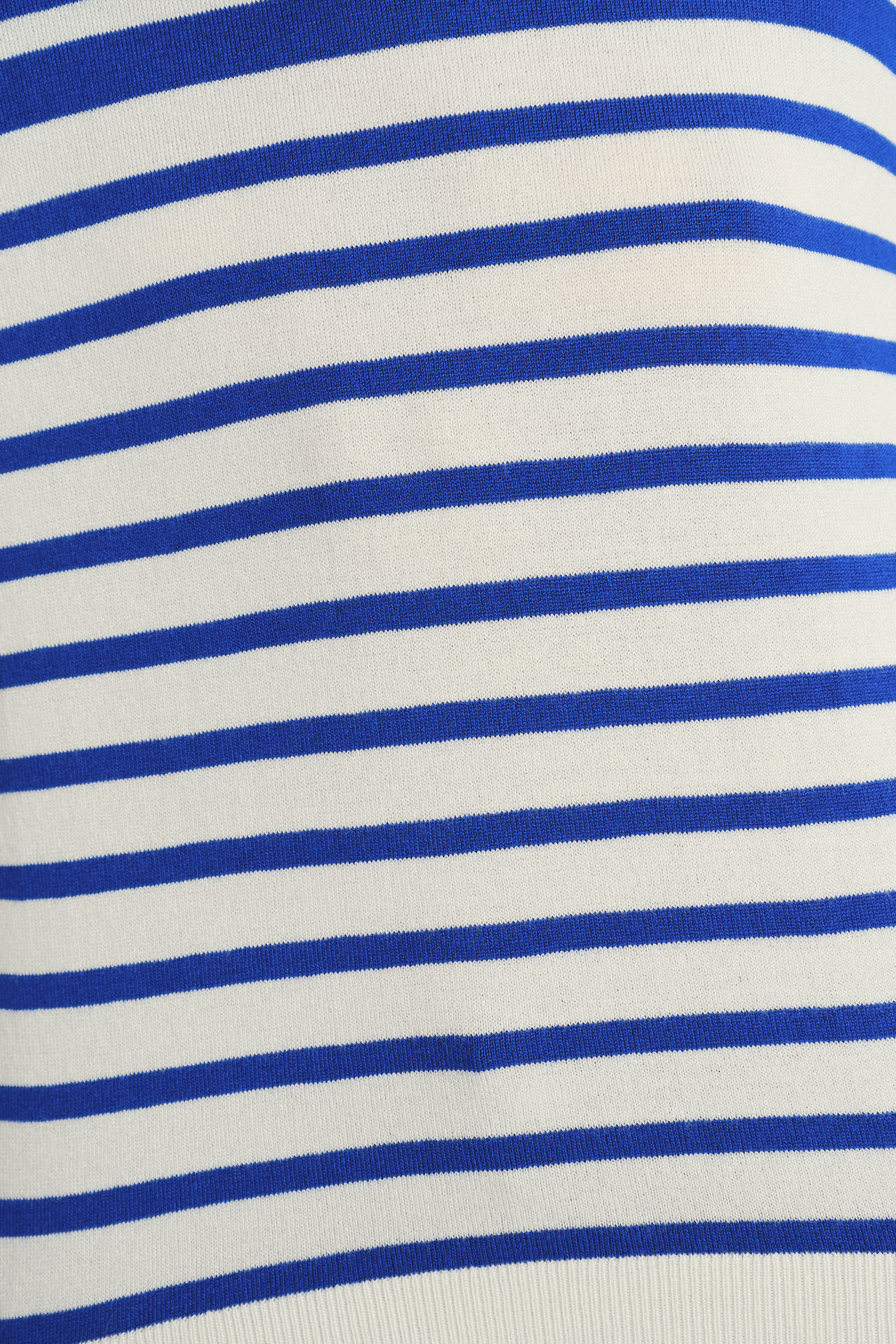 Stylowy sweter w niebiesko-białe paski