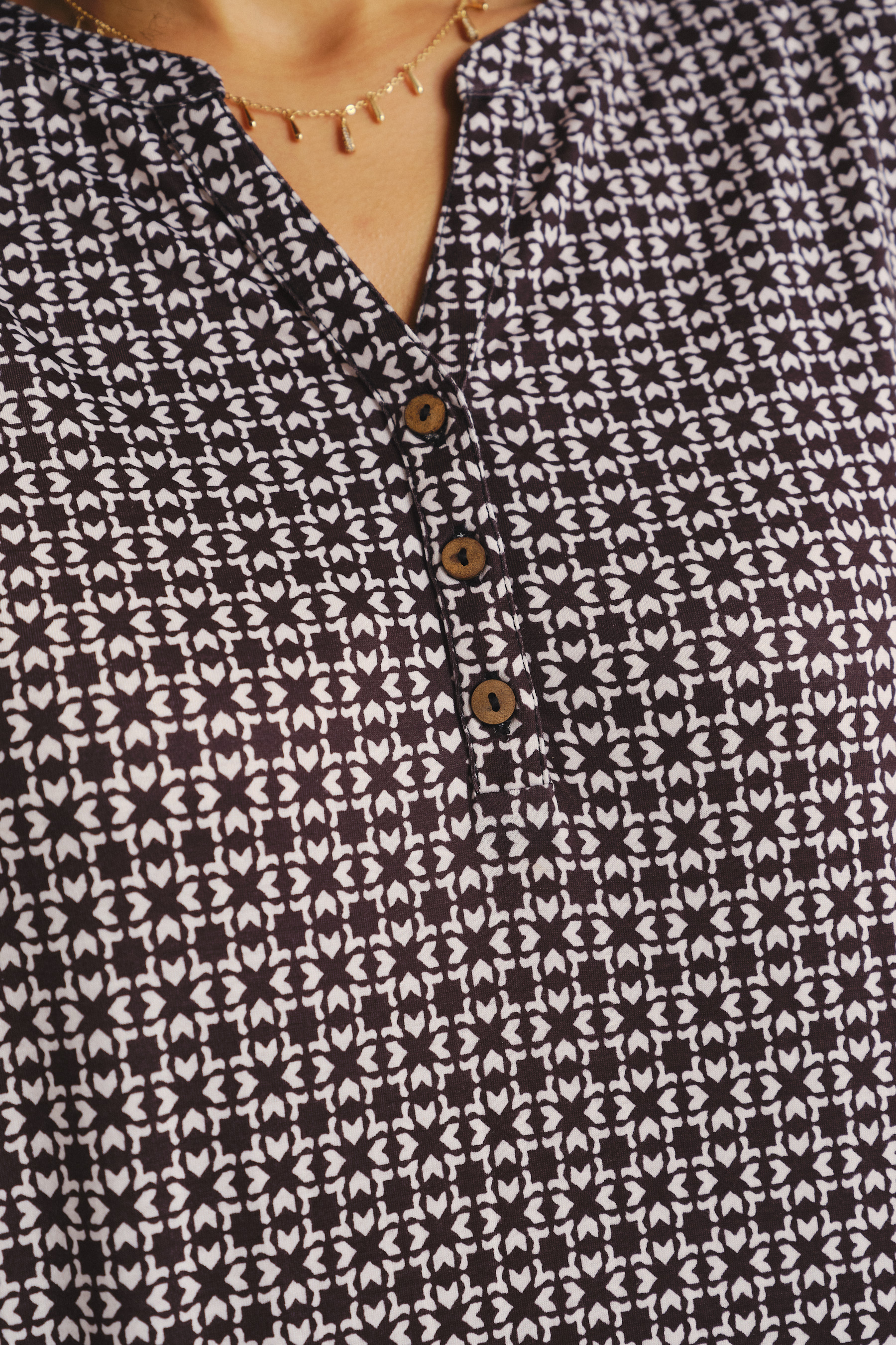 Printowany top z dekoltem w V