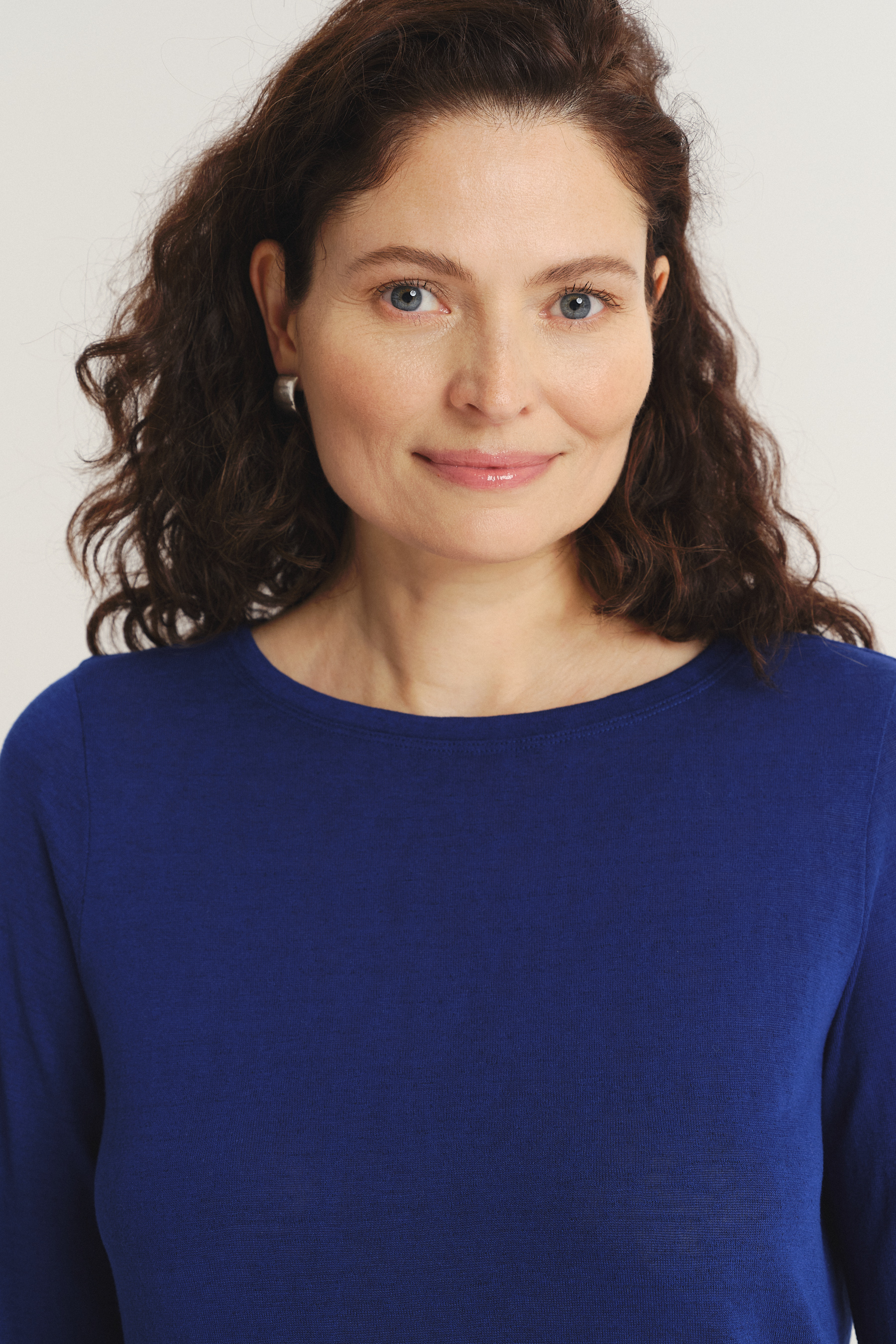 Granatowy top z długim rękawem