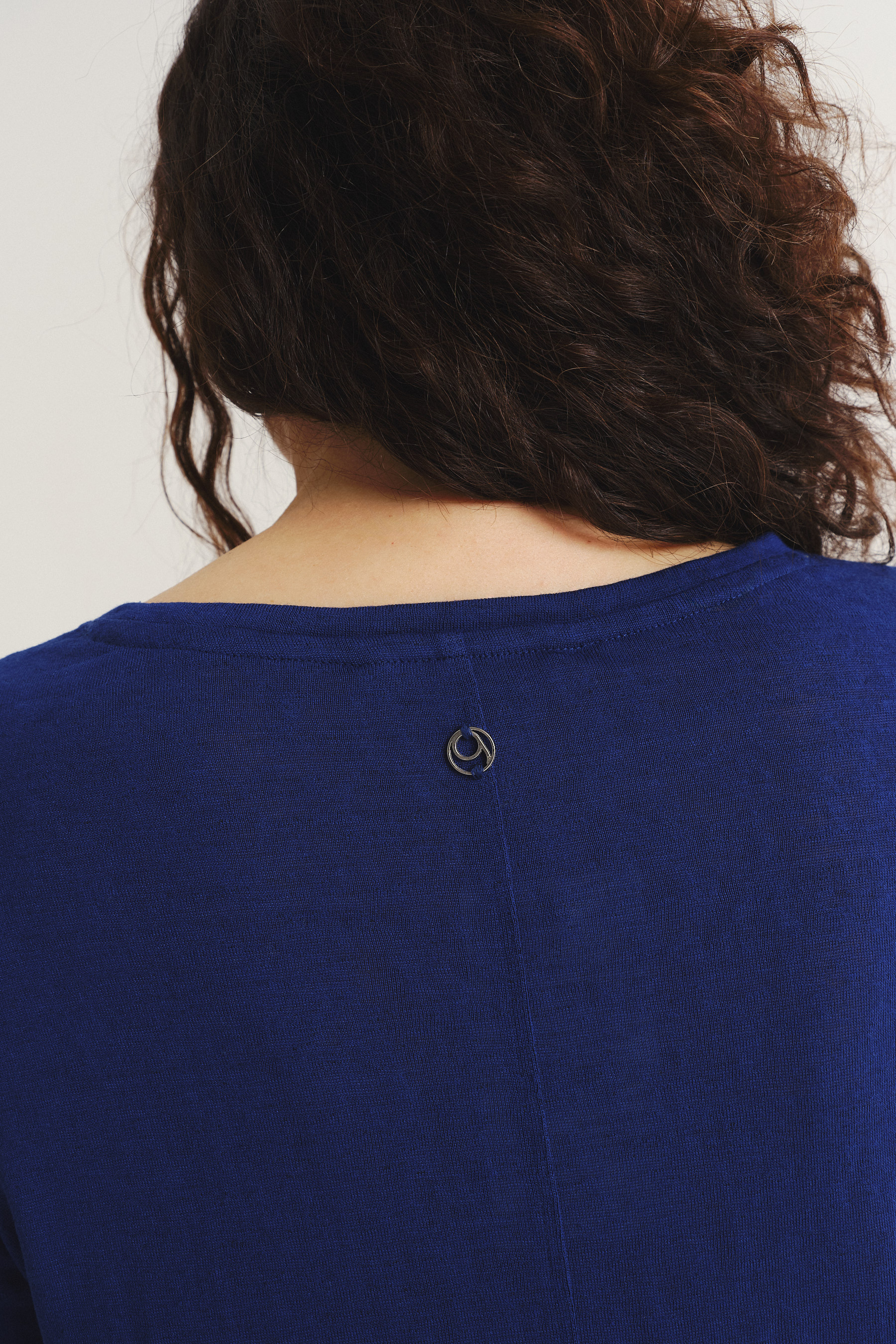 Granatowy top z długim rękawem