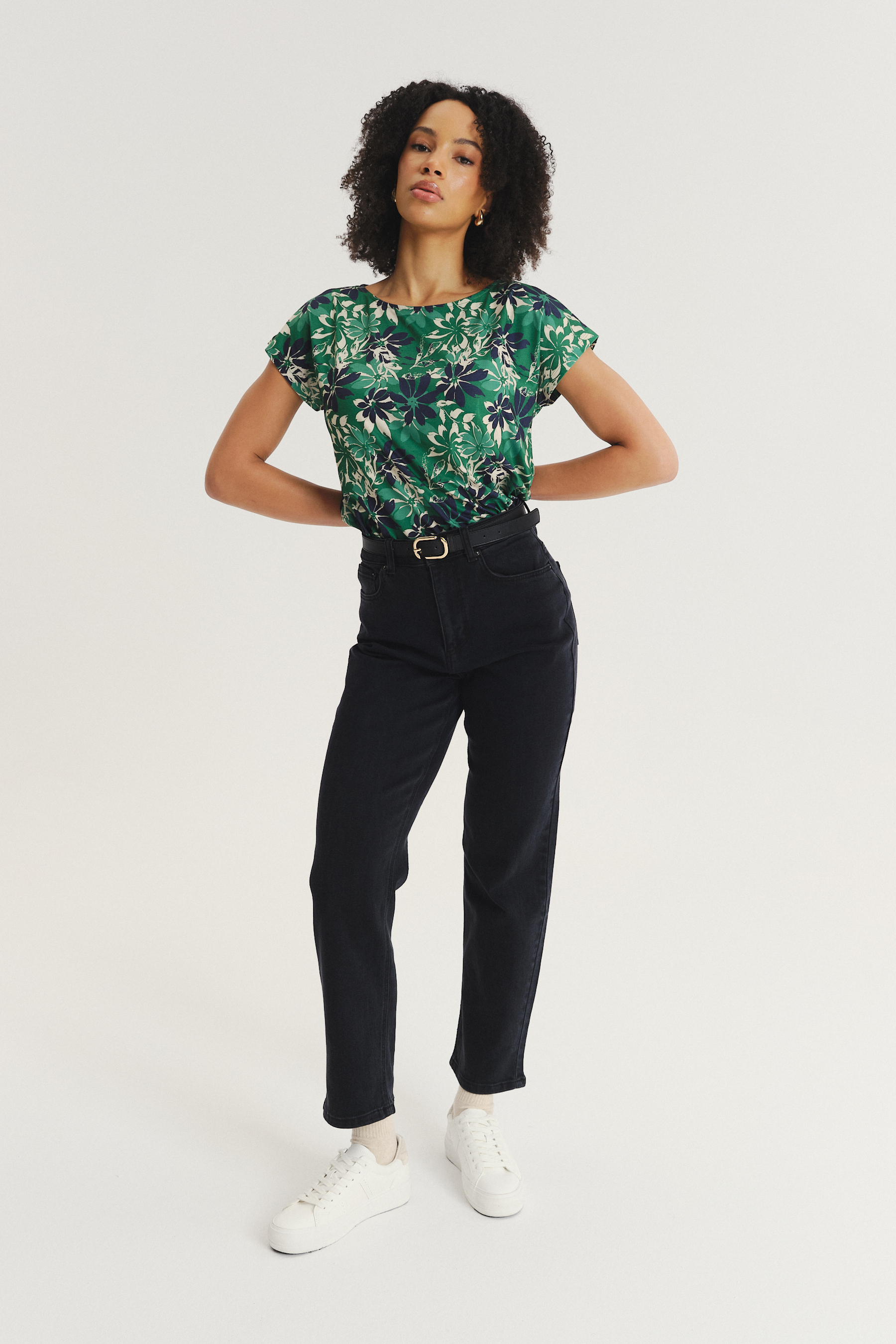 Zielony top z nadrukiem w kwiaty