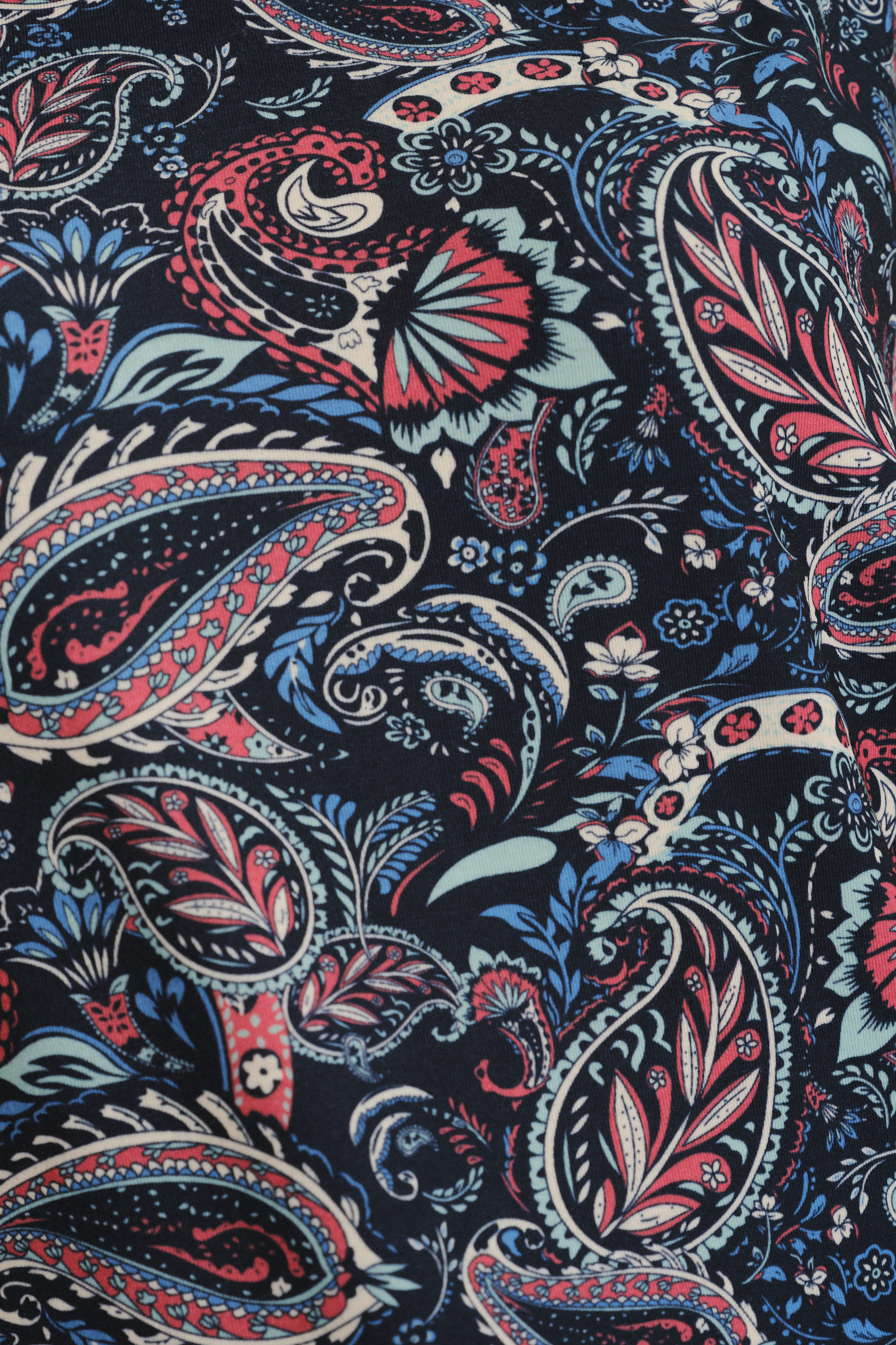 Top z nadrukiem typu paisley