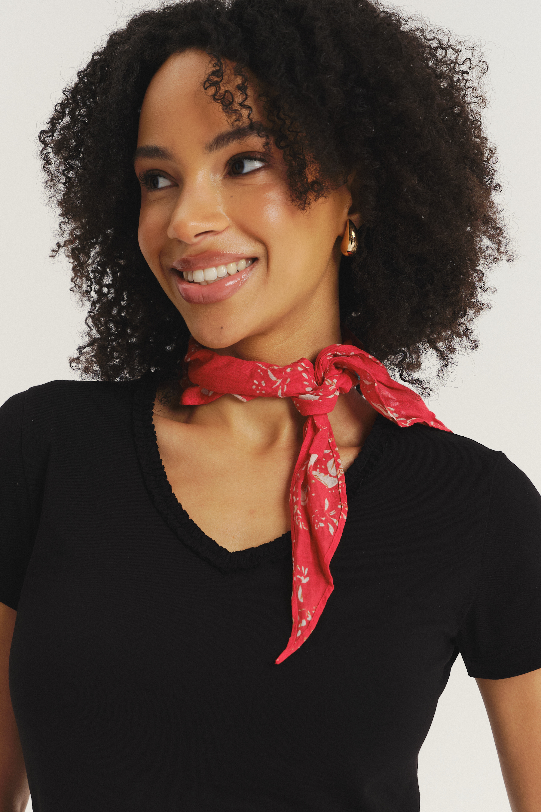 Czarny dopasowany top